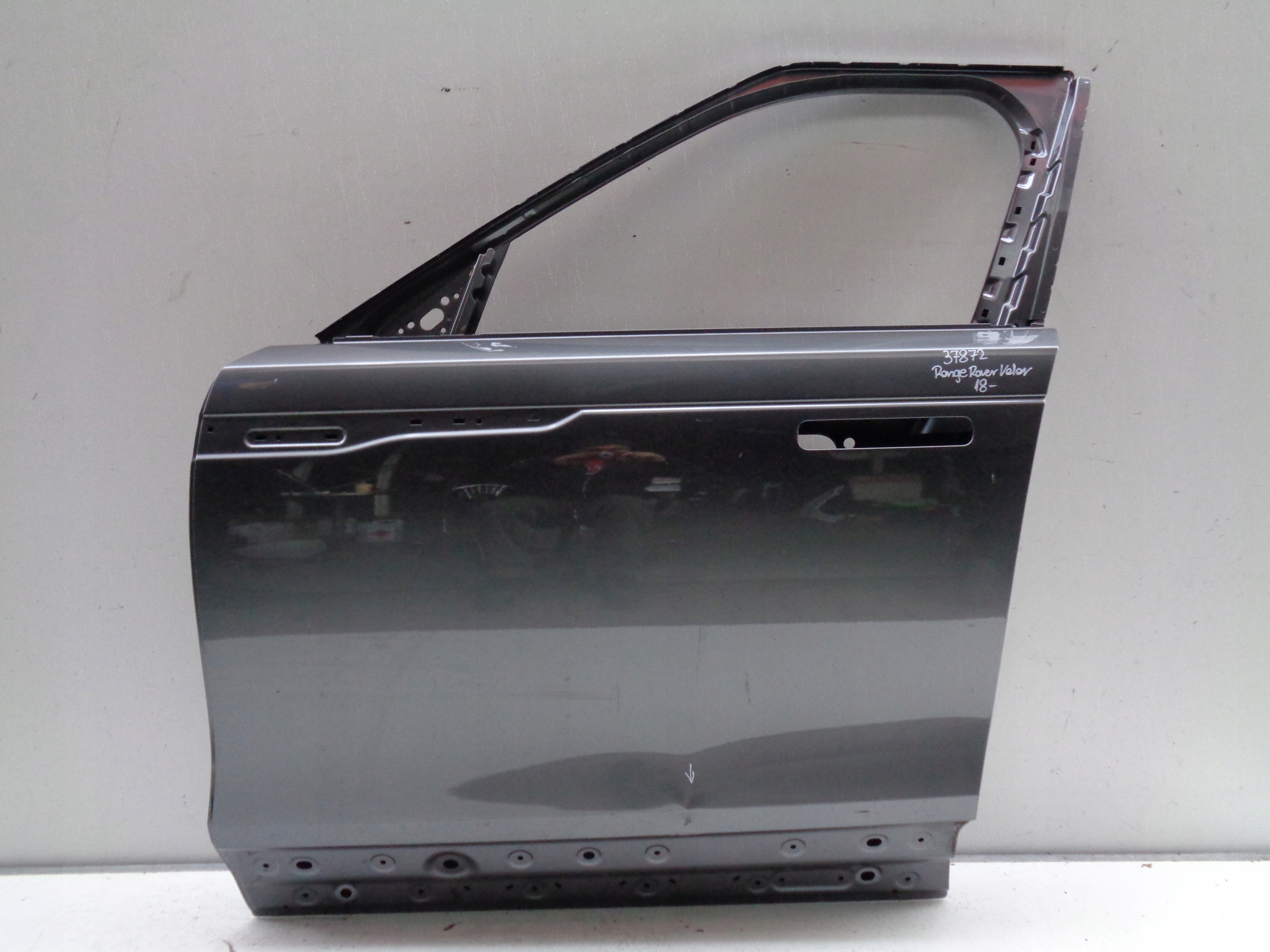 LAVE PREDNE DVERE RANGE ROVER VEALR 18- NR 37872