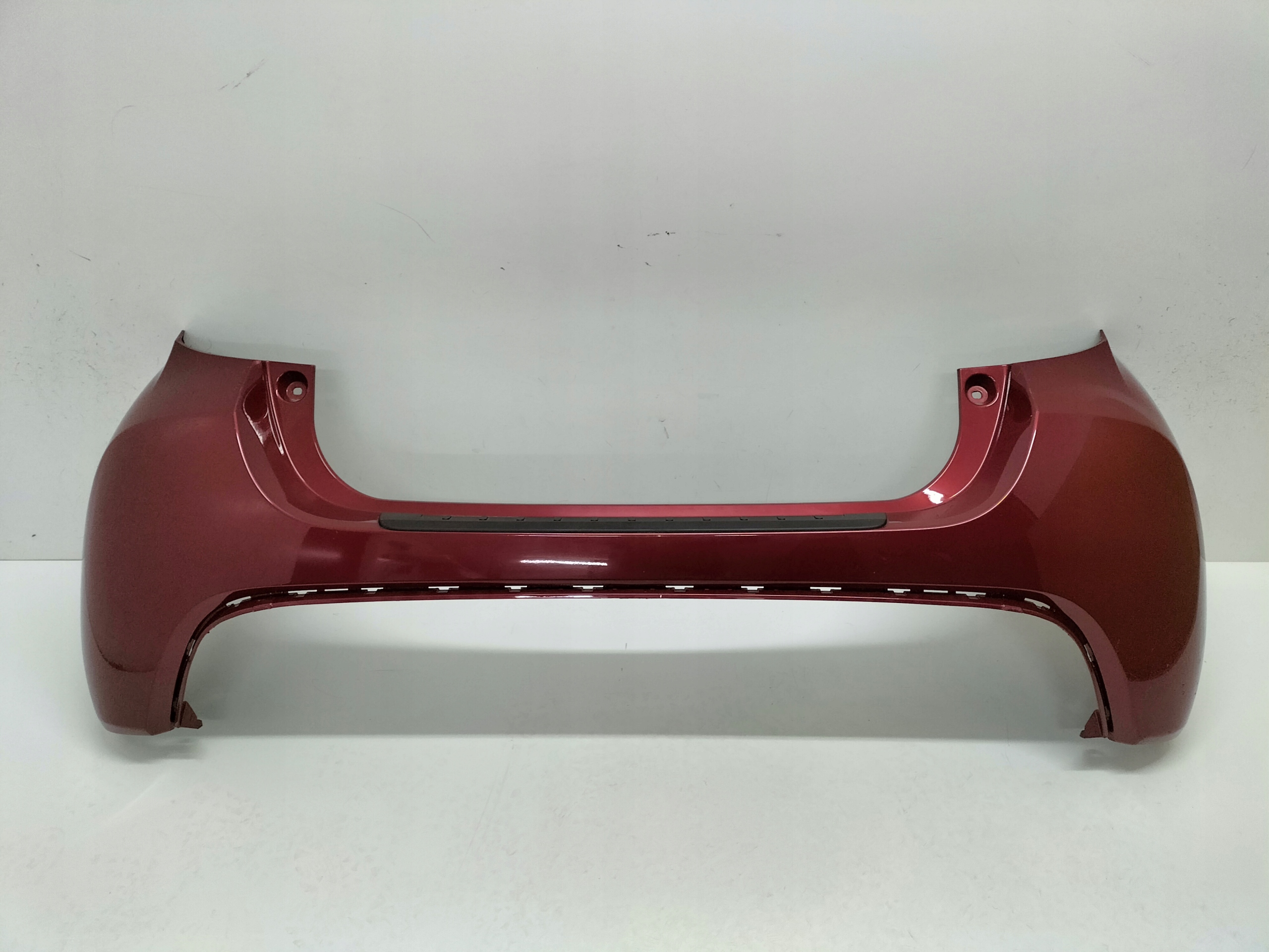 ZADNÝ NÁRAZNÍK TOYOTA YARIS IV 20-