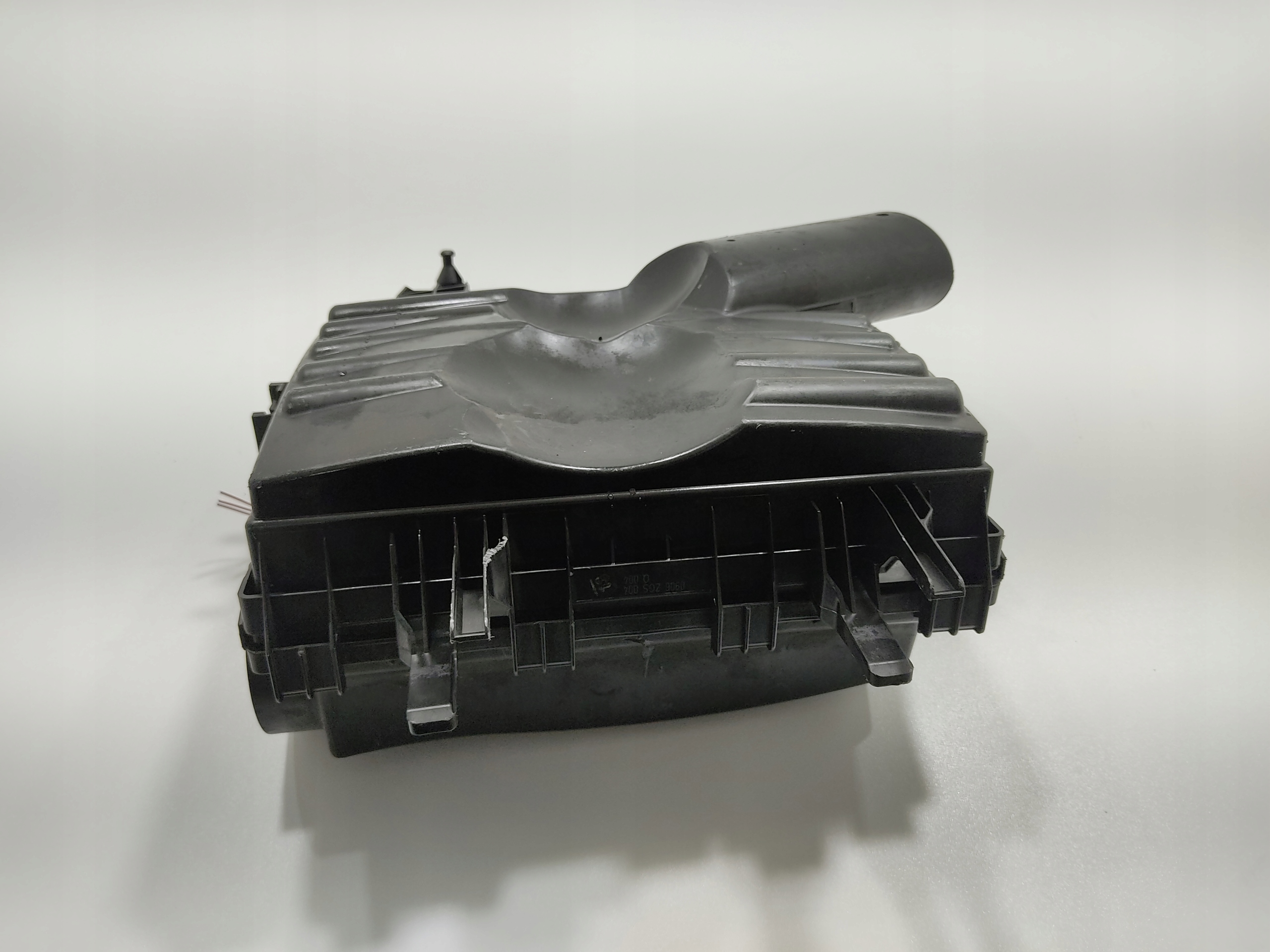 OBAL VZDUCHOVÉHO FILTERA MERCEDES SPRINTER W906 906 A0000907801 2006-2014