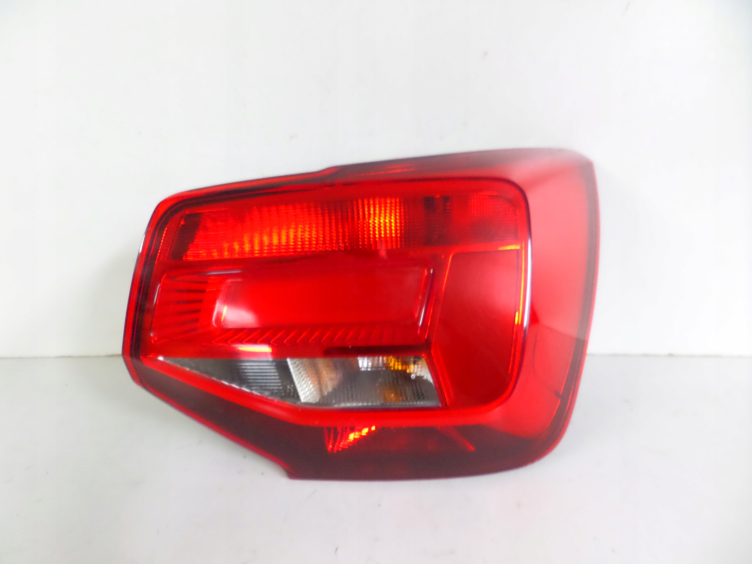 PRAVE ZADNE SVETLO AUDI Q2 16-