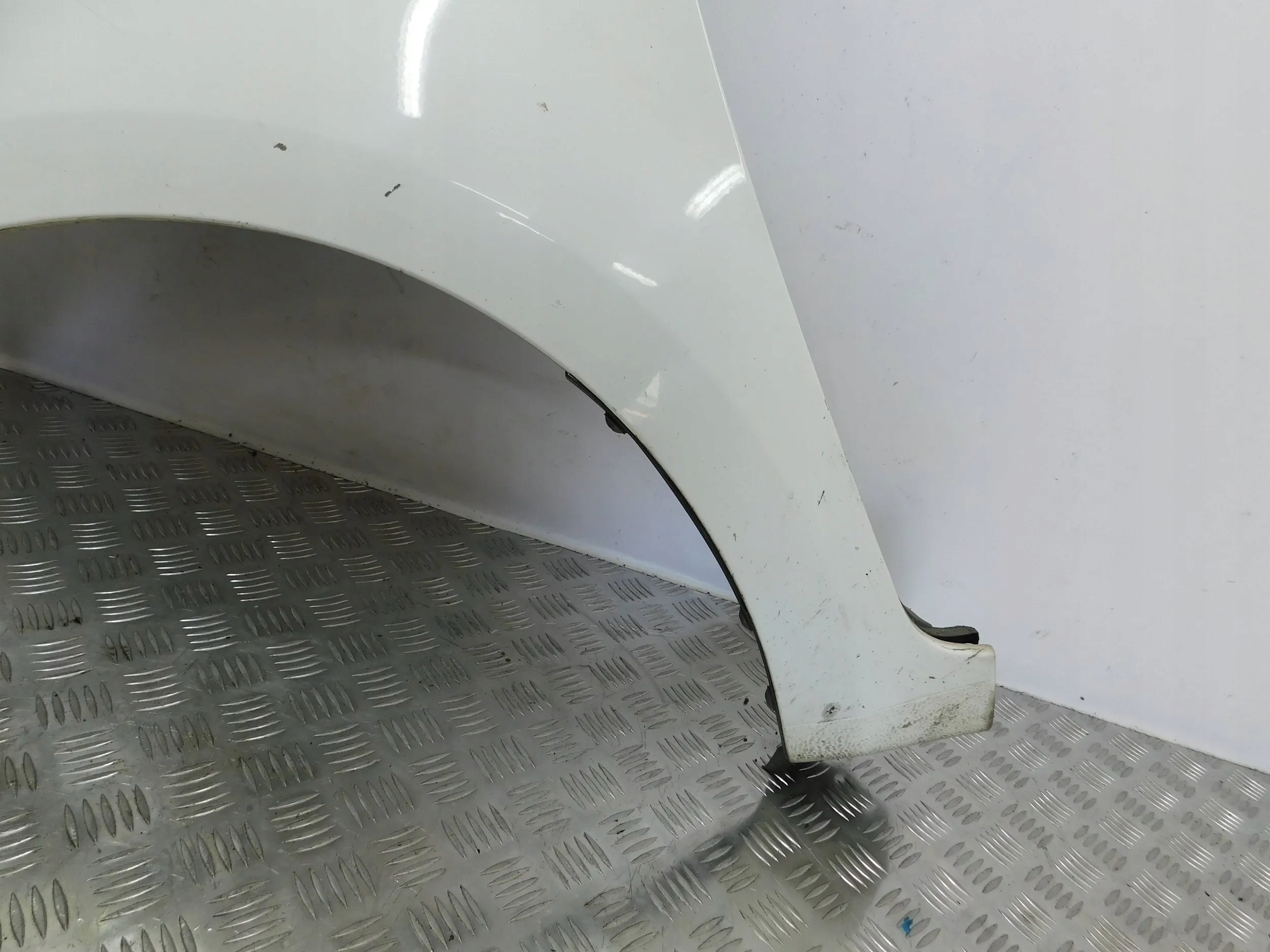 BLATNIK PREDNÝ LAVY HYUNDAI I20 07-