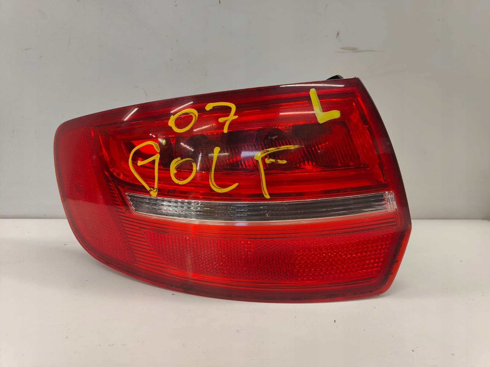 Audi a3 8p lift LAVE ZADNE SVETLO 3AE945096C LED