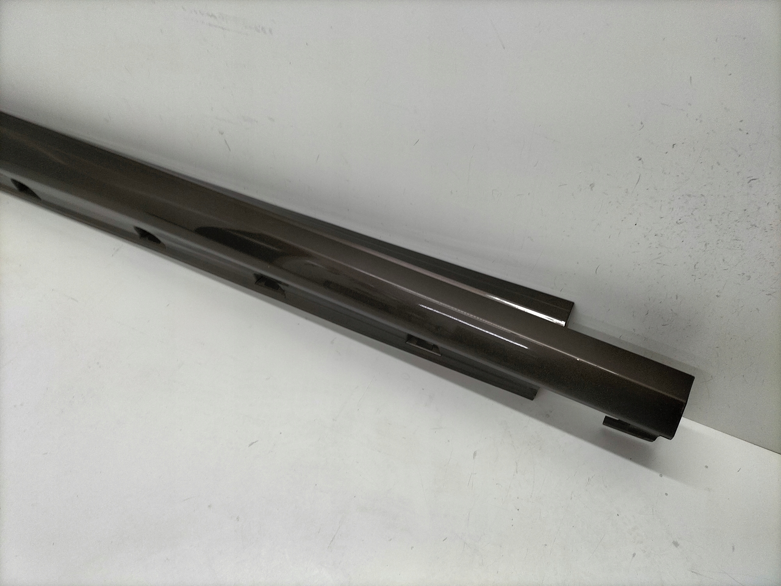 PRAVA PRAHOVA LISTA MERCEDES ML M-KLASSE W166 11- AMG