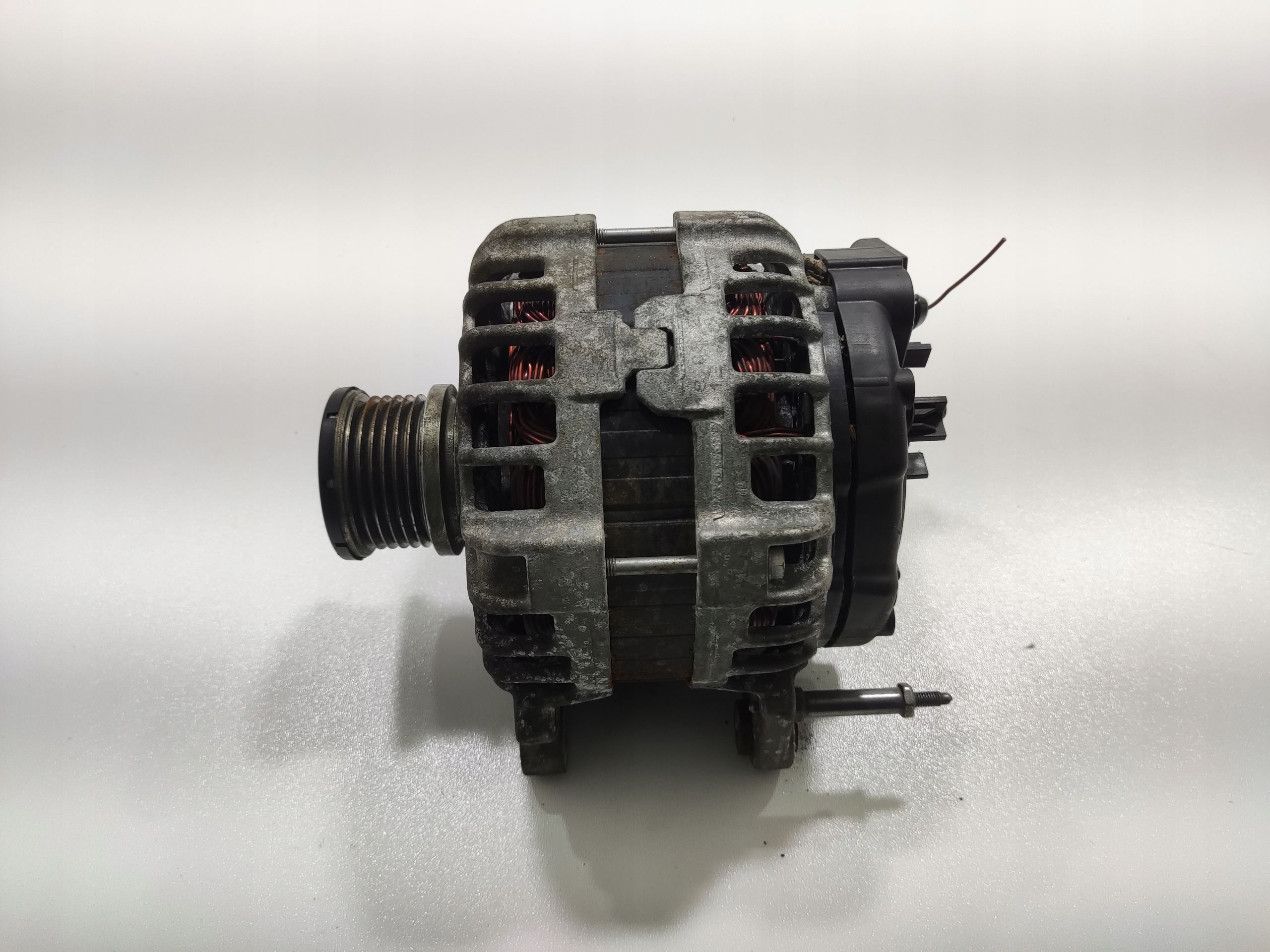 ALTERNÁTOR VOLKSWAGEN CADDY III IV 2K5 2.0 TDI 2015-2019 LIFT 04L903024S