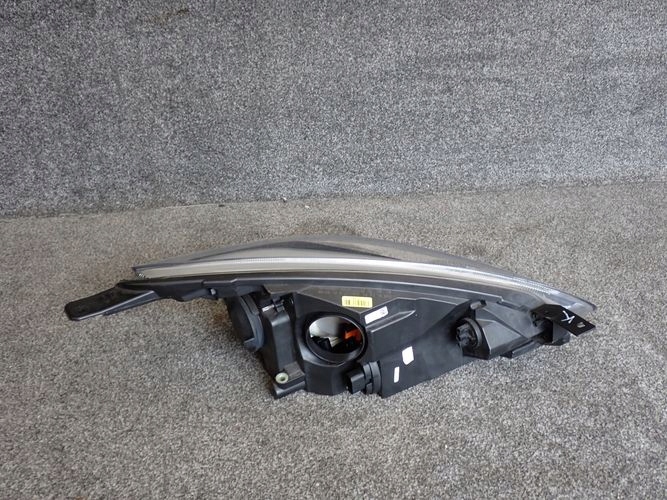 FORD FIESTA MK8 VIII 17- LAVE PREDNE SVETLO BEZ LED