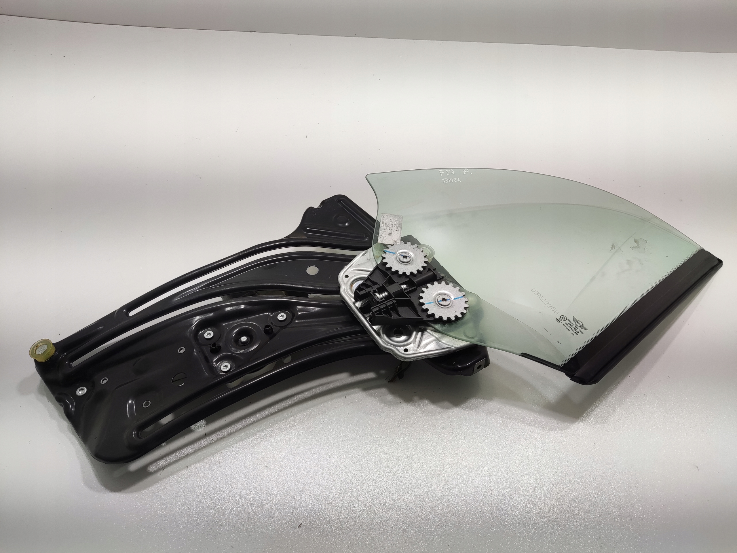 SKLO PRAVÝ ZADNÝ ZADNA MECHANIZMUSMINI CABRIO F57 2018-2021 7365772