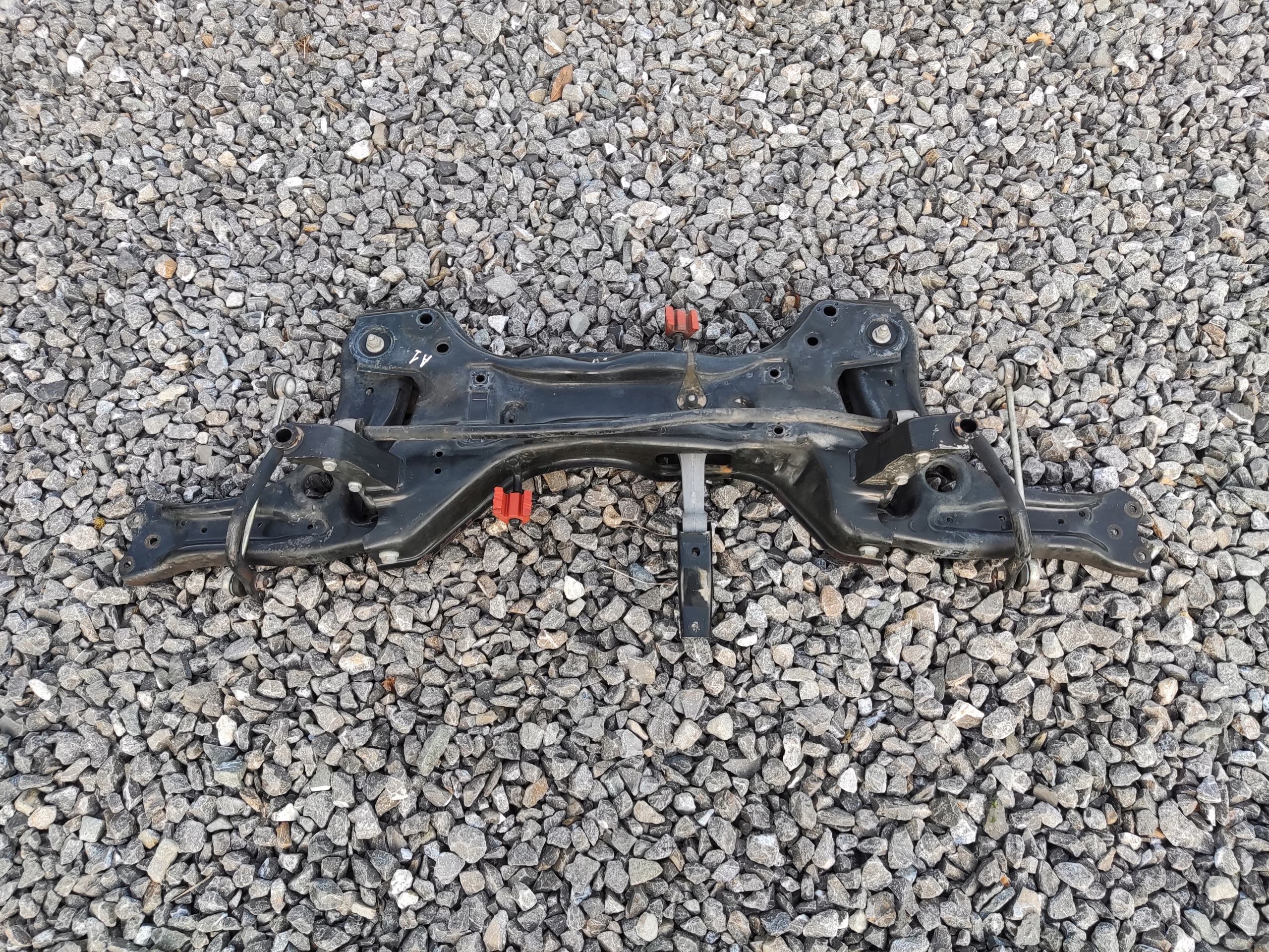 PREDNÁ NÁPRAVA RAMENÁ AUDI A1 8X 6R0199315 2010-2014