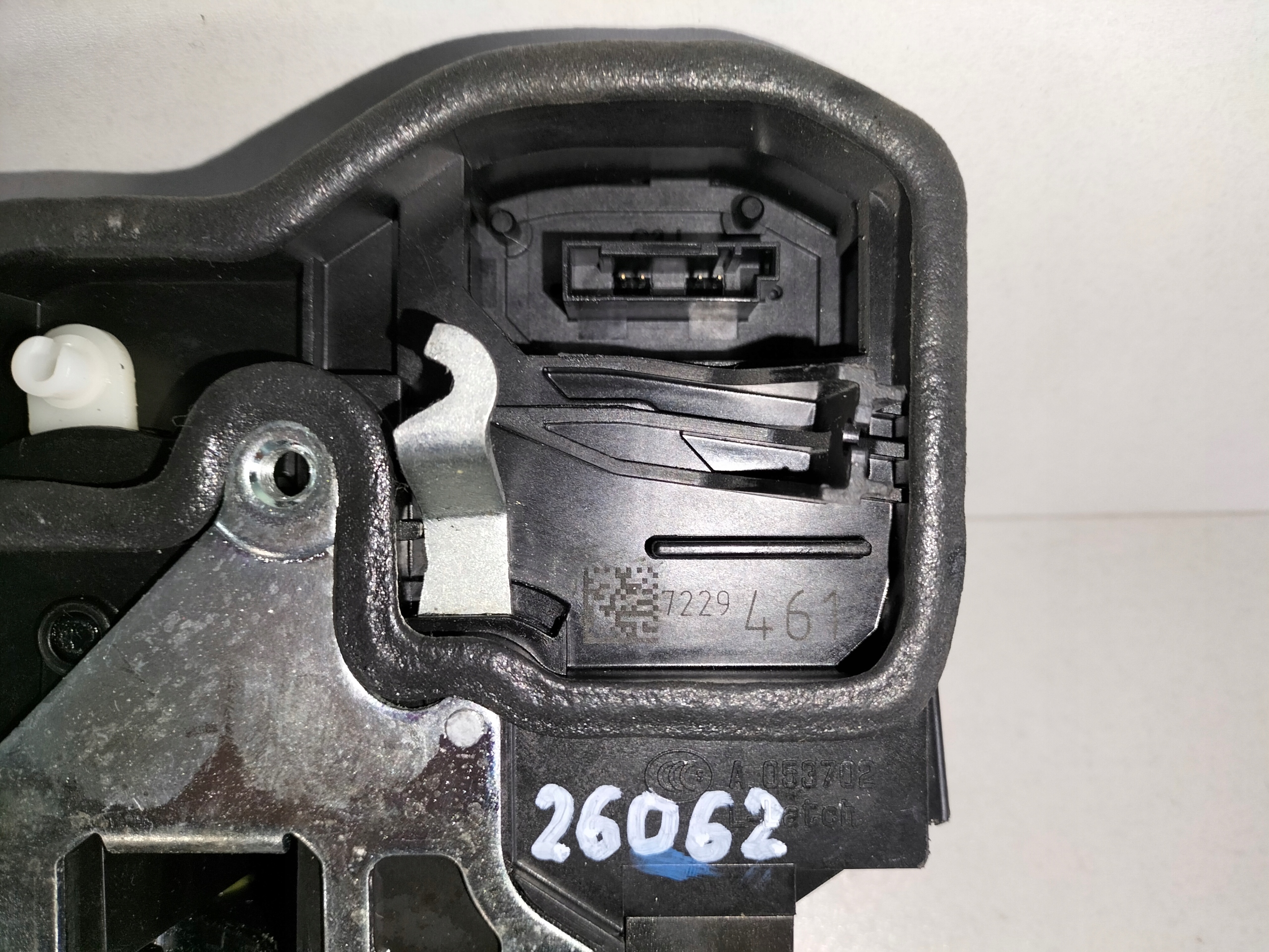 ZAMOK LAVYCH PREDNYCH DVERI BMW 1 F21 11- BMW 2 F22 14-