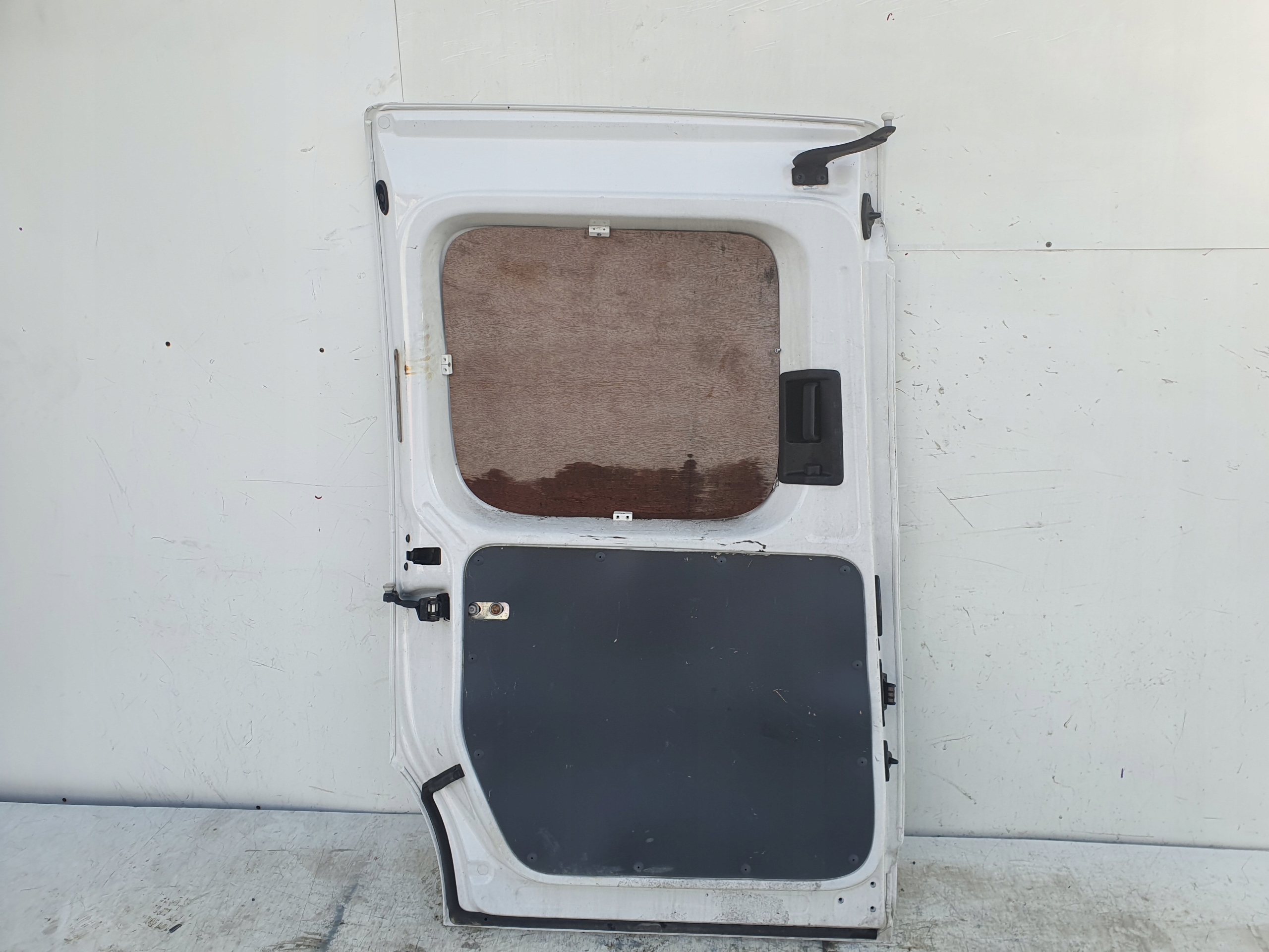 VW Caddy 2K5 03- LAVE ZADNE DVERE POSUVNE