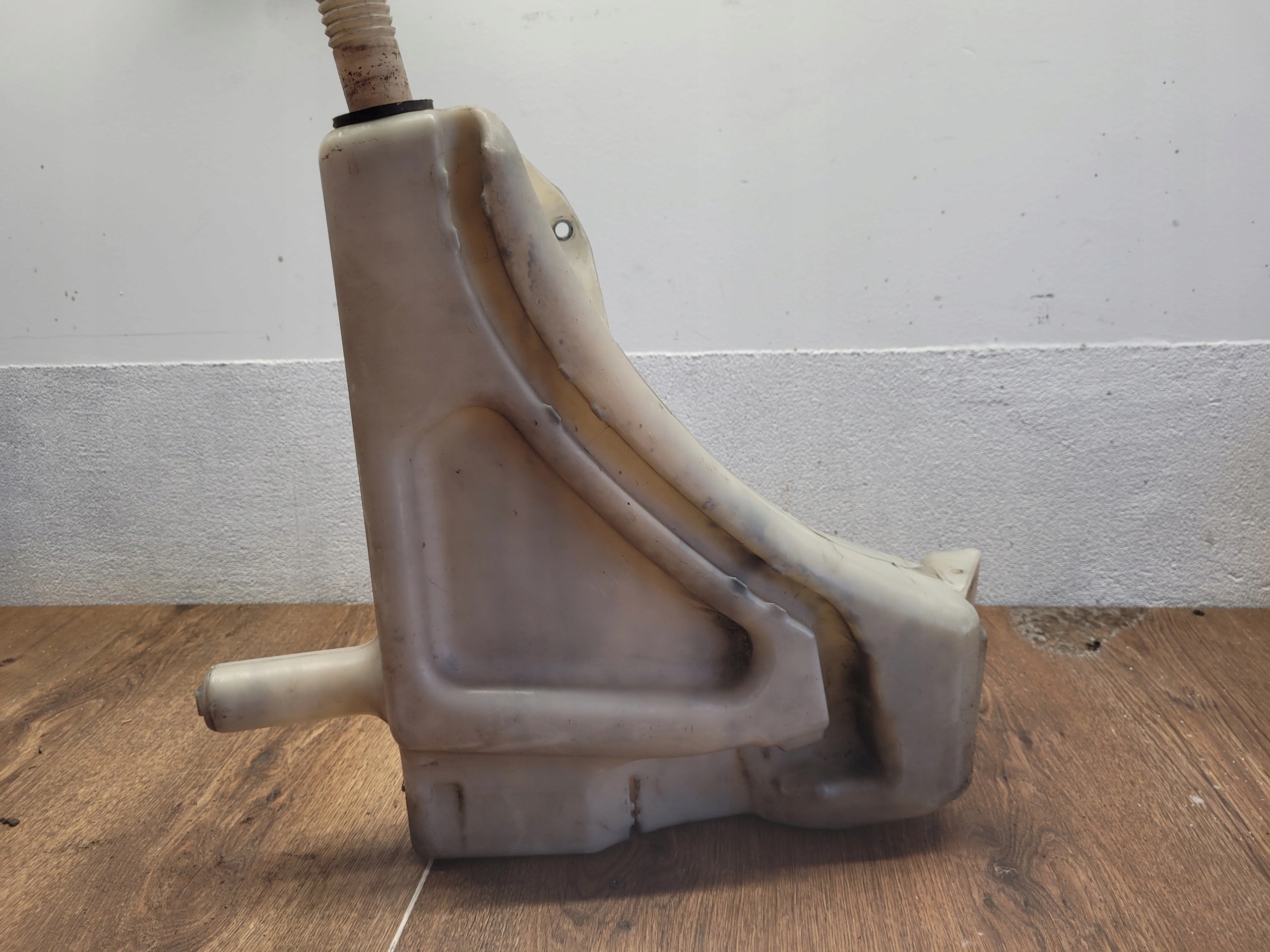 AUDI Q7 4L 4L0955453 NÁDOBKA OSTREKOVAČOV