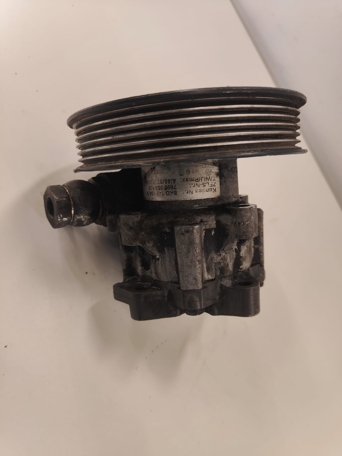 Audi a4 a5 a6 2.7tdi 8K0145156N SERVOČERPADLO