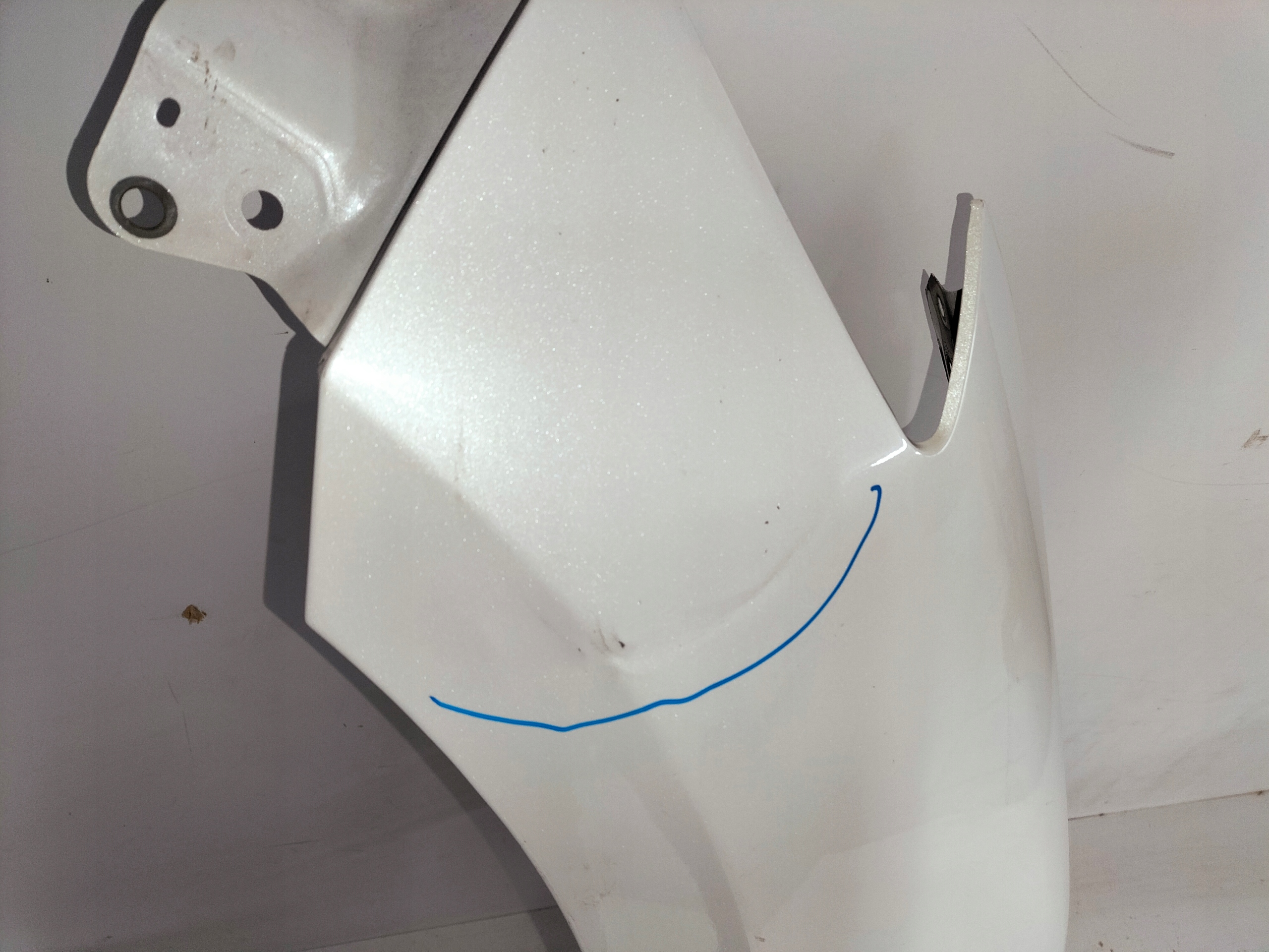 ĽAVÝ PREDNÝ BLATNÍK MAZDA 3 BM 13-