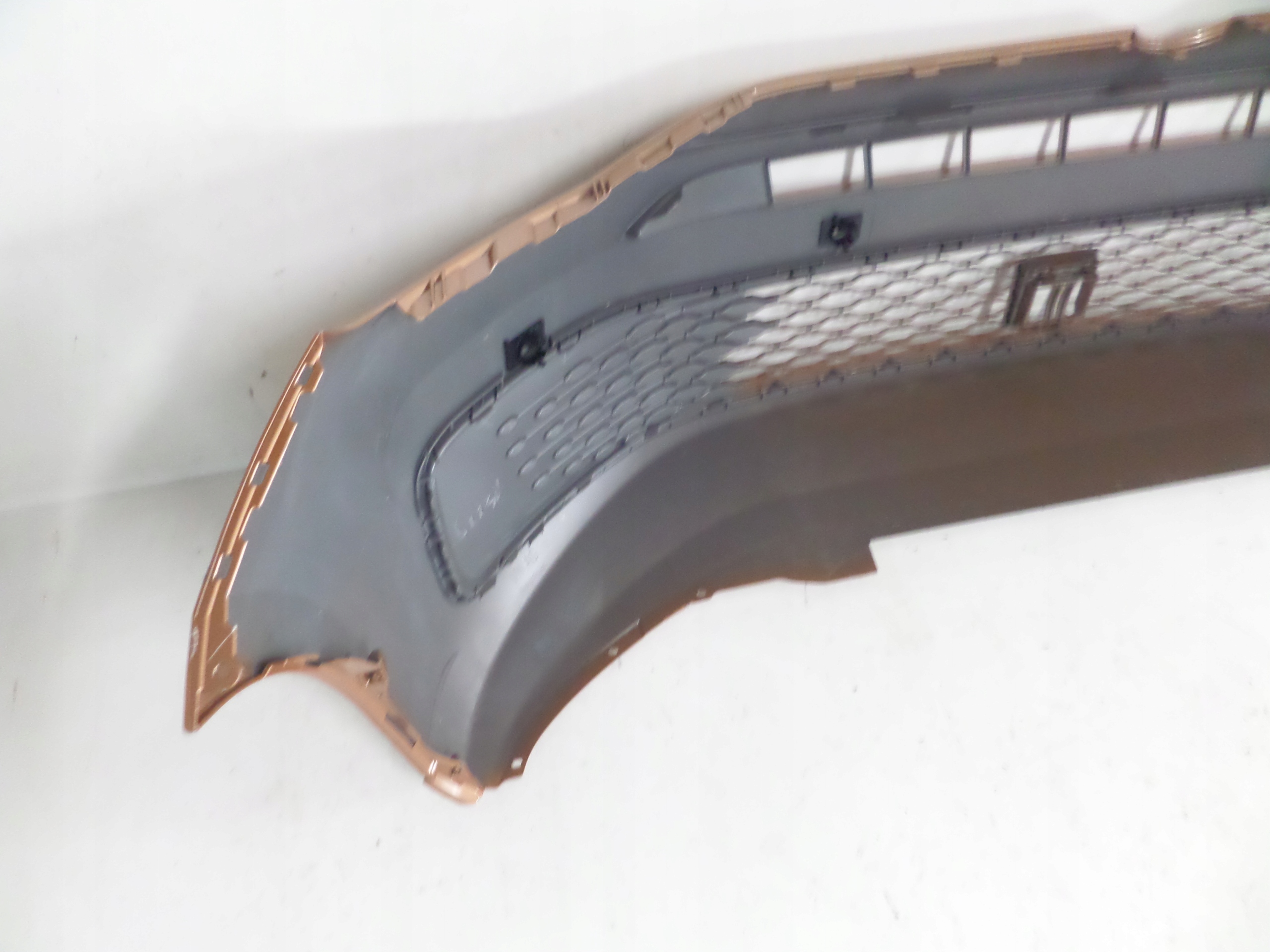 PREDNÝ NÁRAZNÍK VW CADDY V 2K7 20-