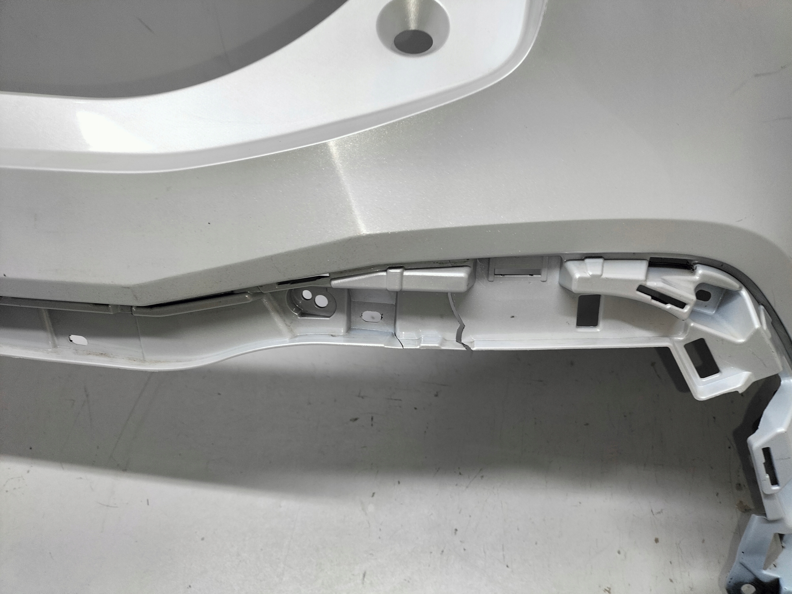 ZADNÝ NÁRAZNÍK TOYOTA CHR CH-R LIFT 23-