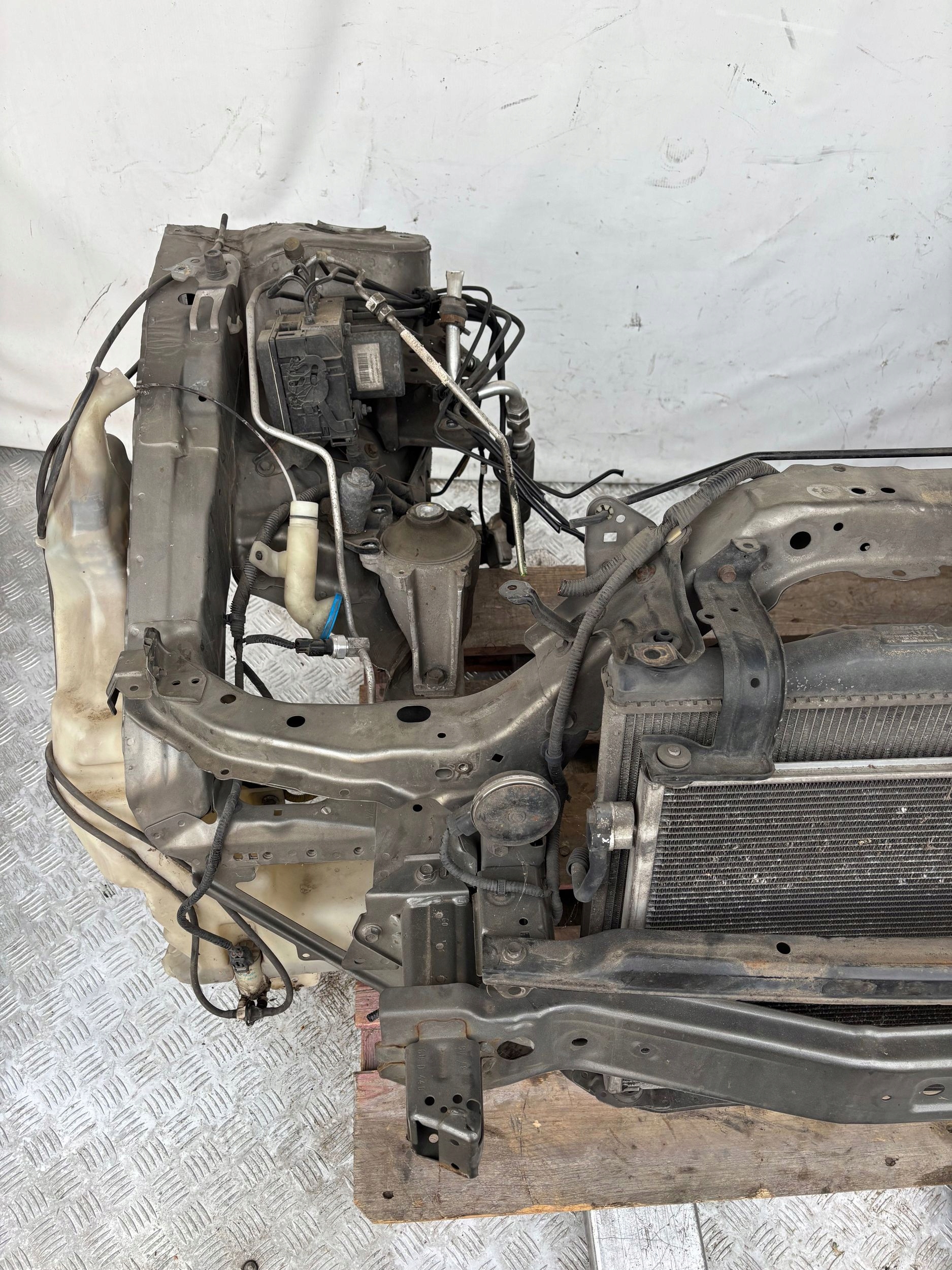 PREDNÉ PÁS  VÝSTUHA CHLADIČE HONDA CR-V III 2.0 BENZIN 06-