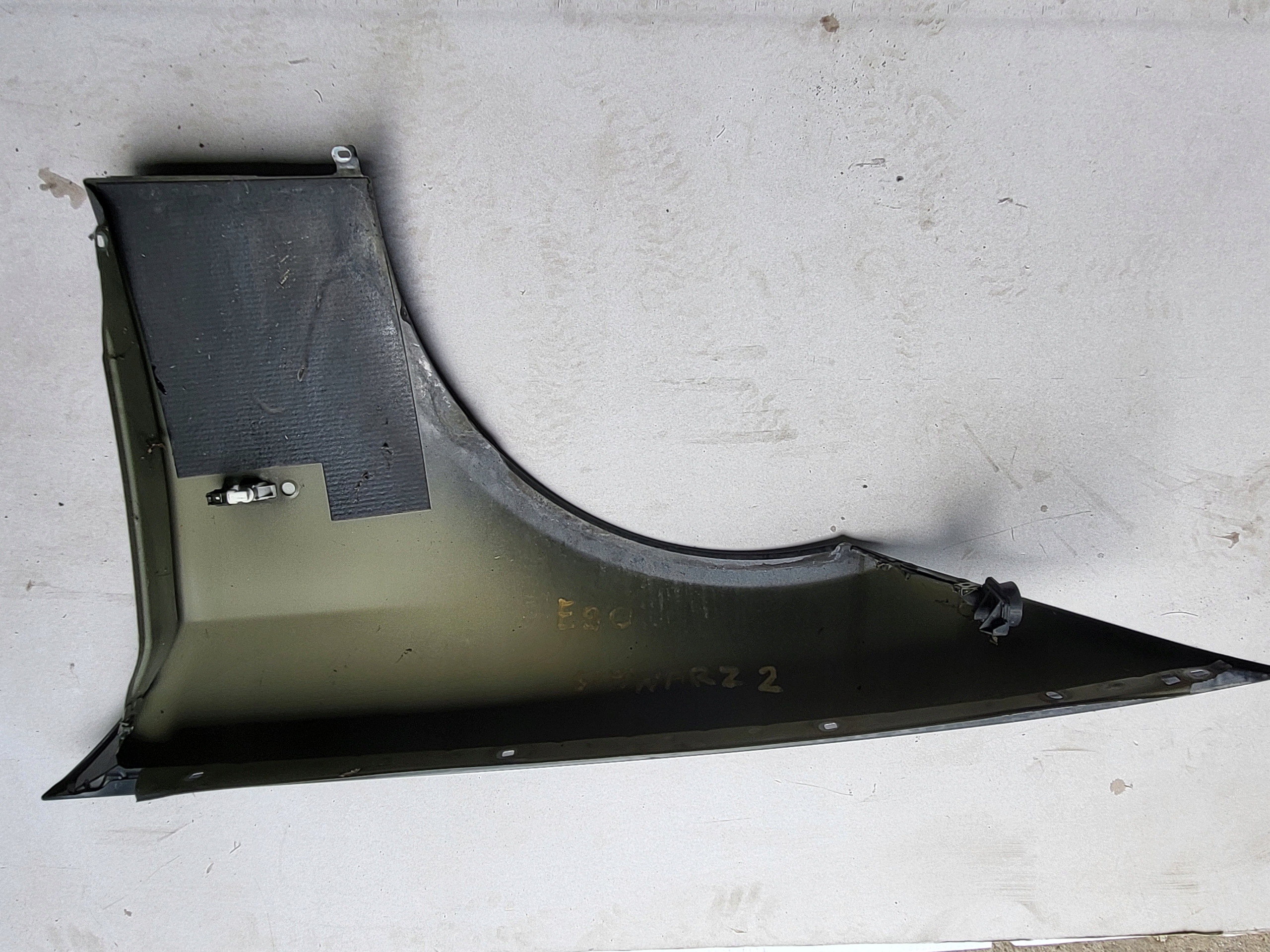 PRAVY PREDNY BLATNIK BMW 3 E90 E91 05-12