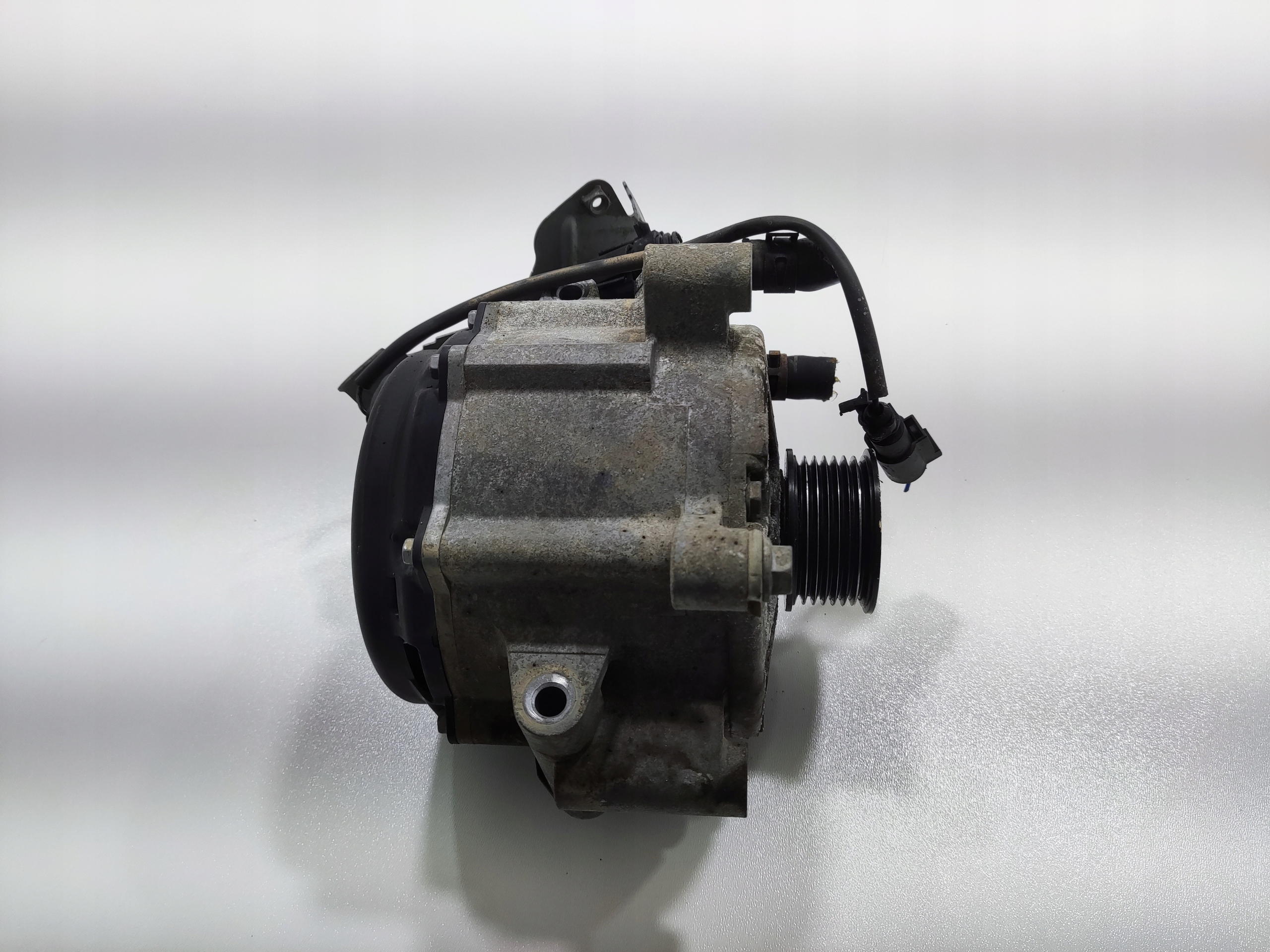 ALTERNÁTOR PORSCHE CAYENNE I 4.8 V8 94860302500 2007-2009 LIFT