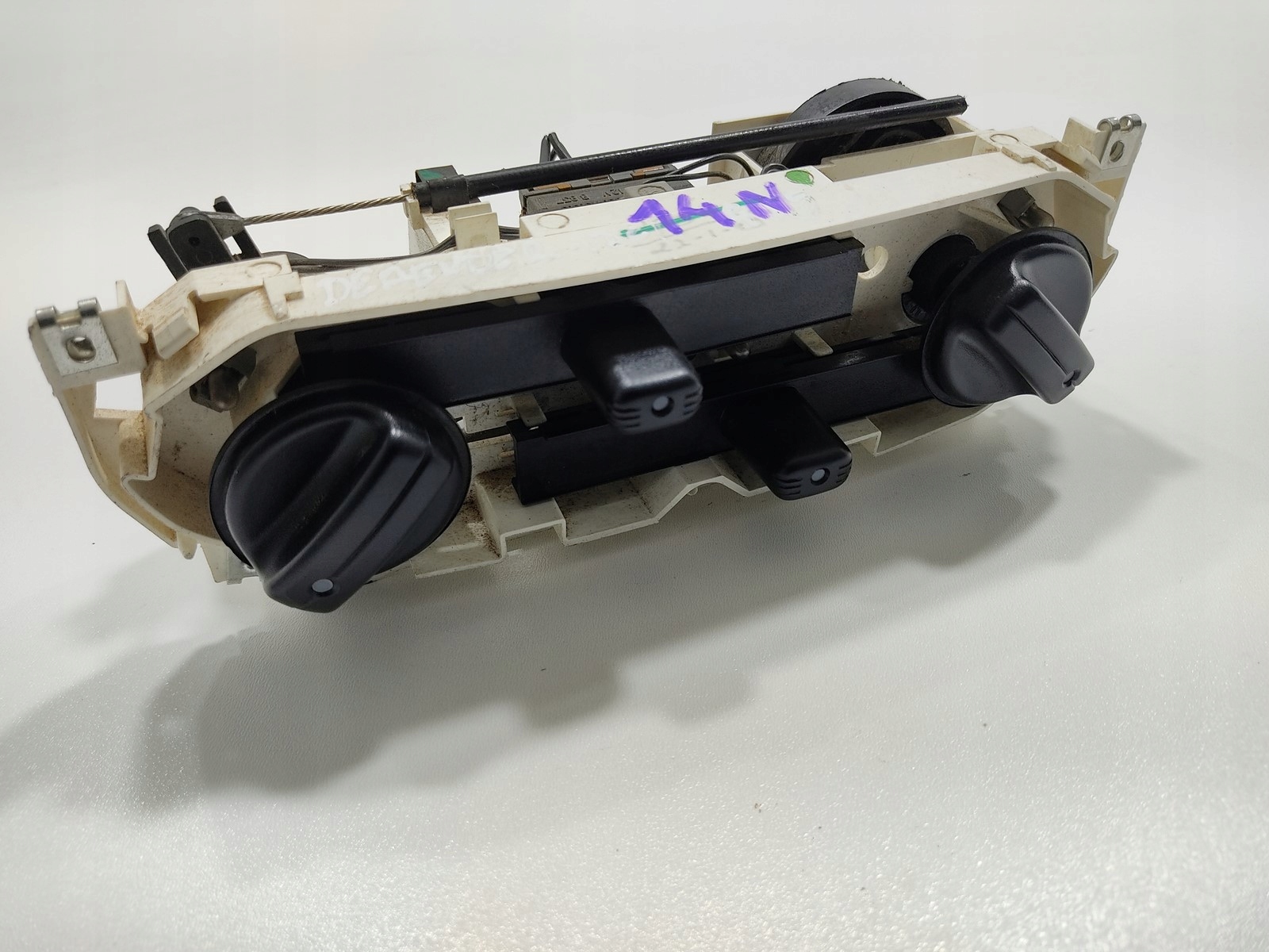 OVLÁDANIE KÚRENIA REGULÁCIA TEPLOTY LAND ROVER DEFENDER 1999-2014