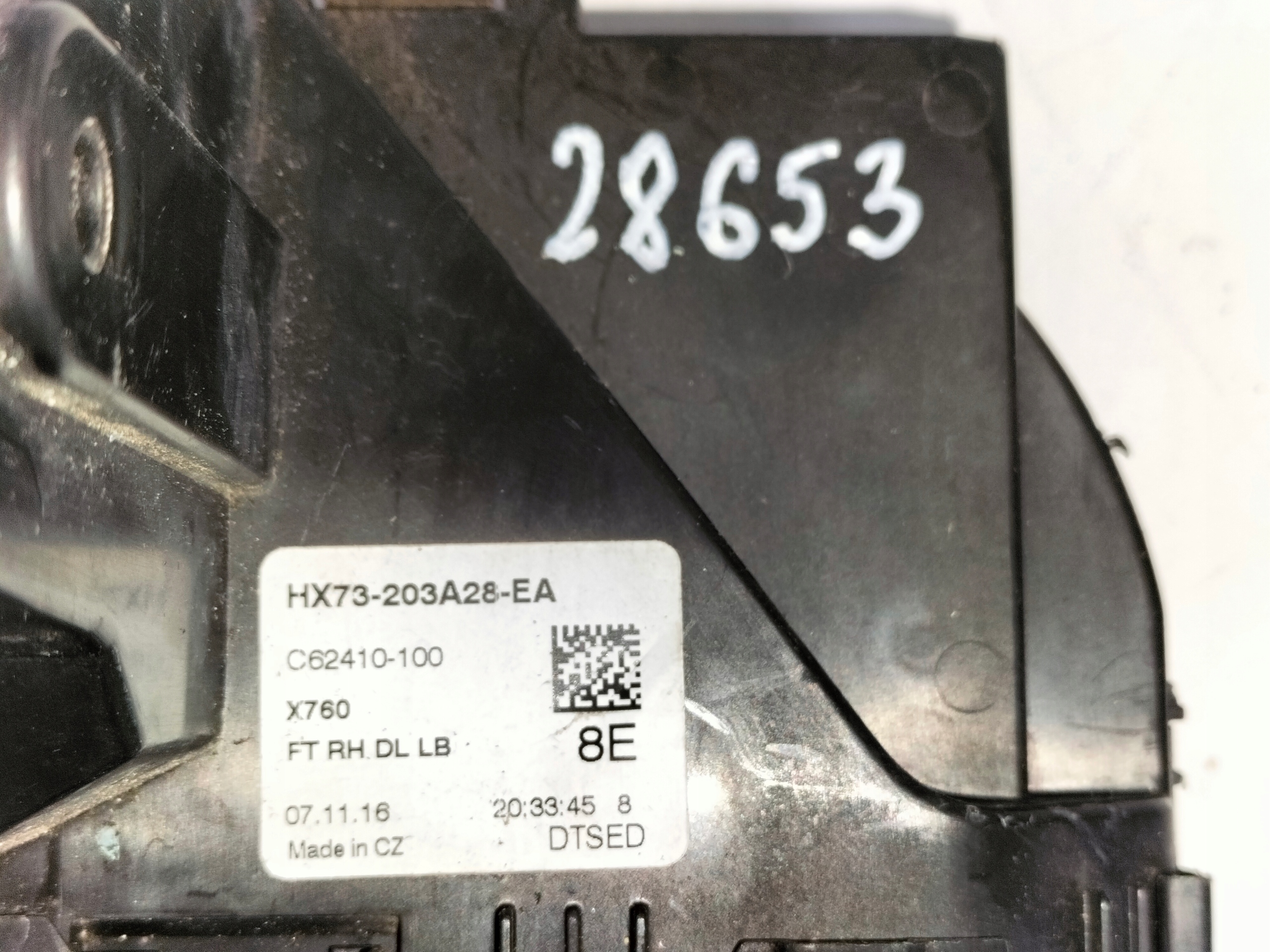 ZAMOK PRAVYCH PREDNYCH DVERI JAGUAR XE X760 15-