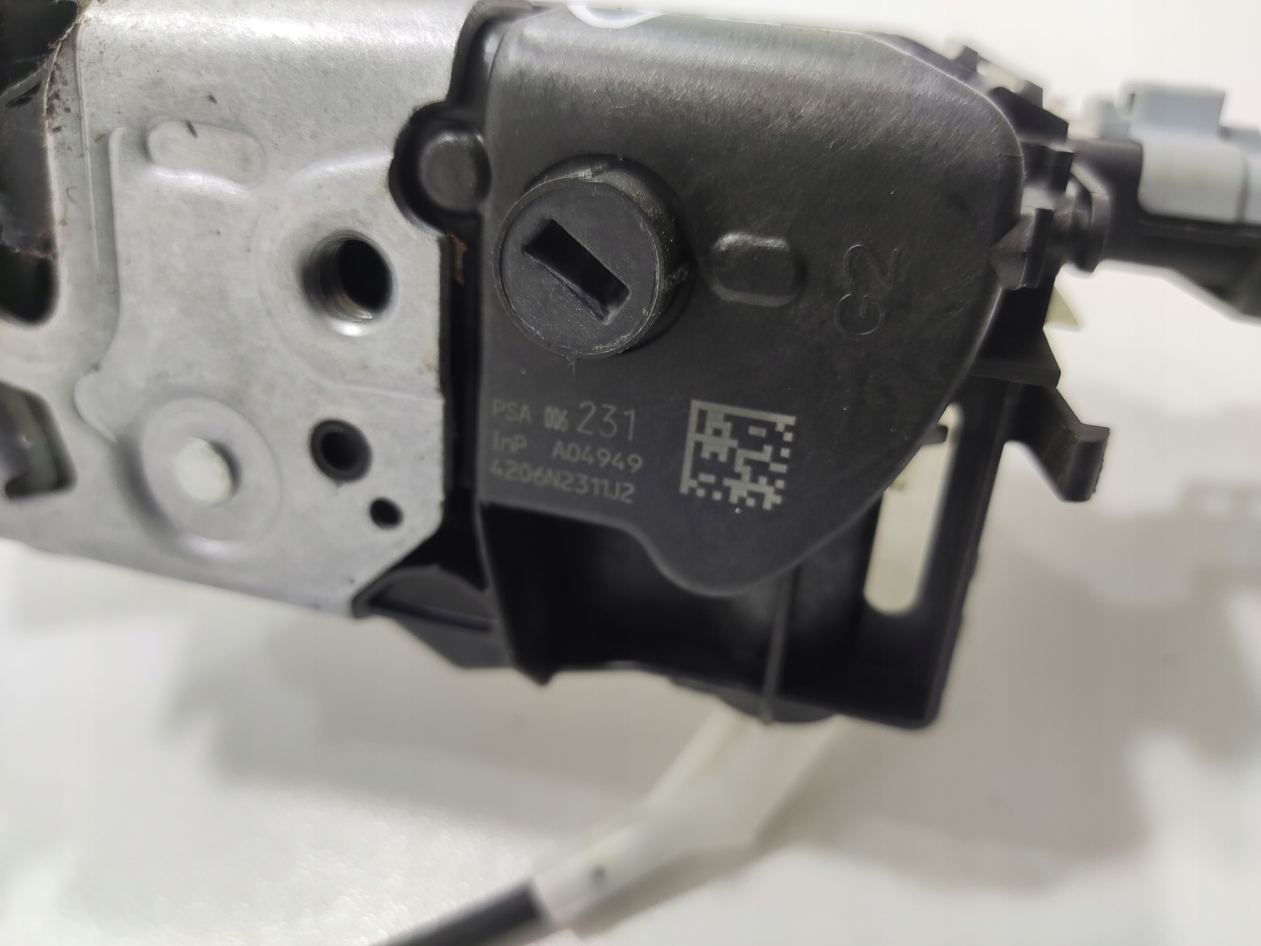 ZAMOK LAVYCH PREDNYCH DVERI PEUGEOT 5008 I 2013-2016 LIFT 6 PIN EUROPA