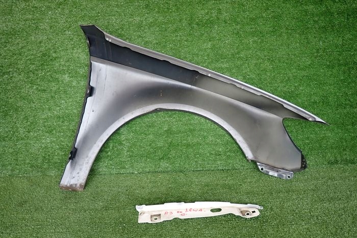 AUDI A3 8V LIFT 16- ĽAVÝ PREDNÝ BLATNÍK