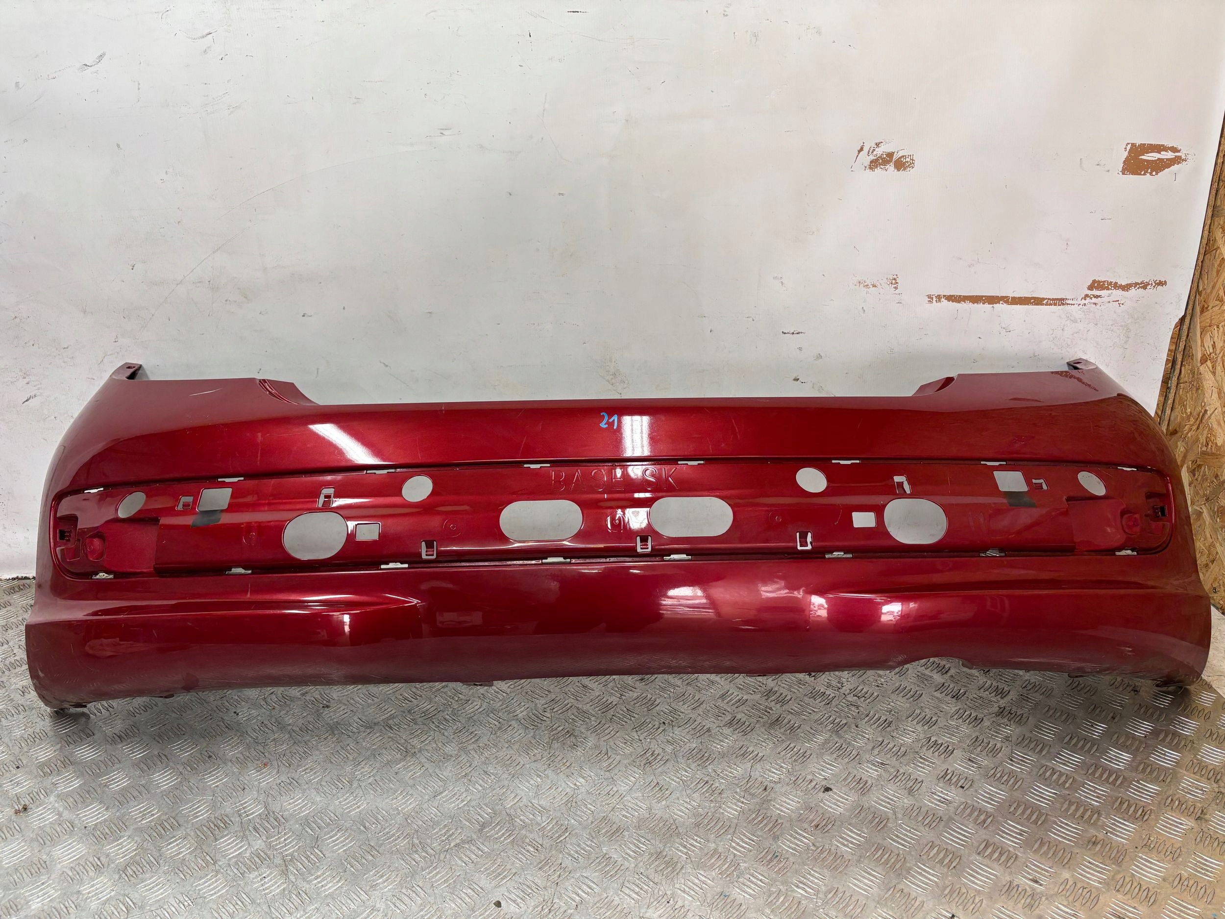 ZADNÝ NÁRAZNÍK PEUGEOT 207 HB