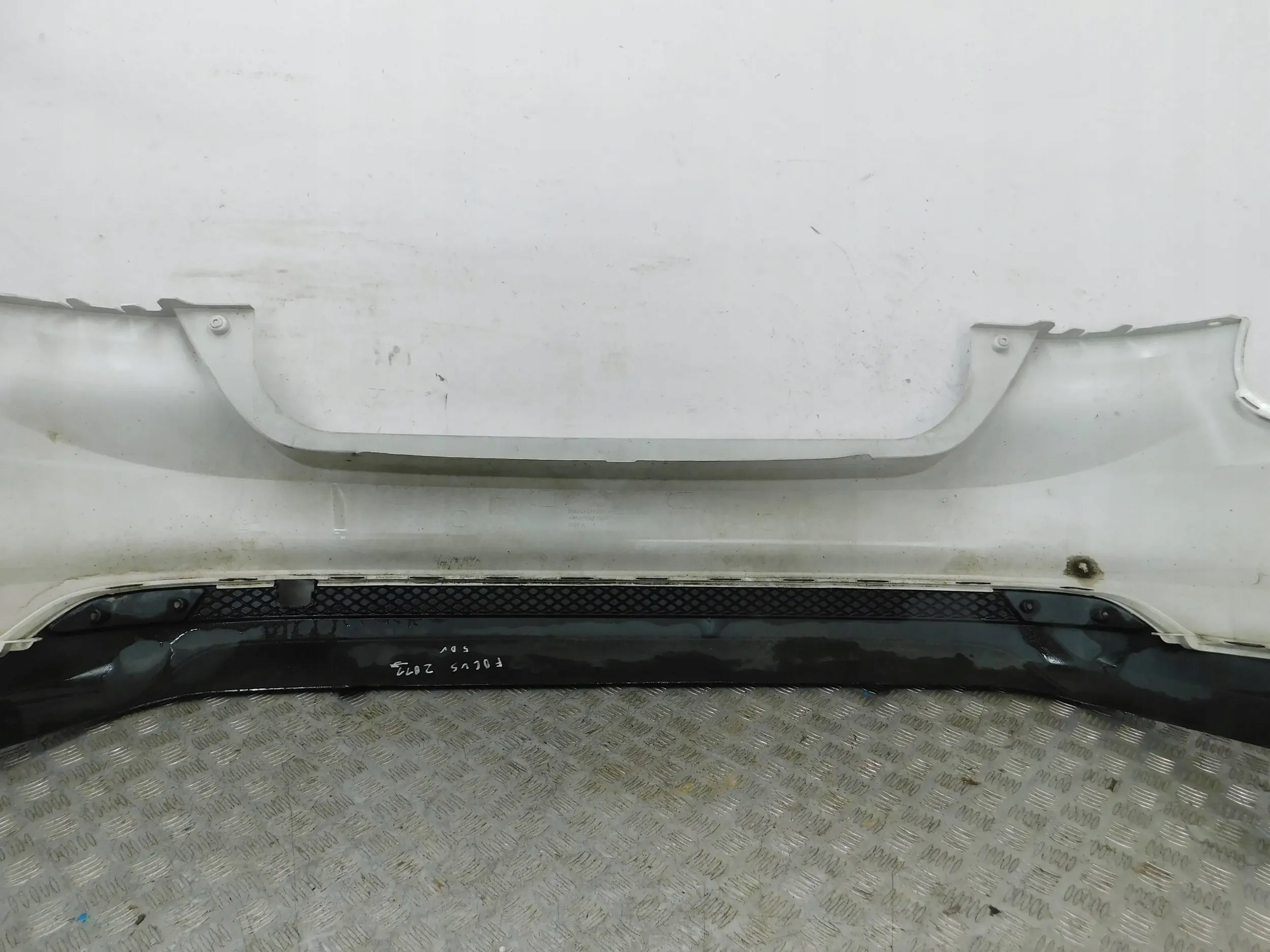 ZADNÝ NÁRAZNÍK FORD FOCUS 3 III MK3 HB
