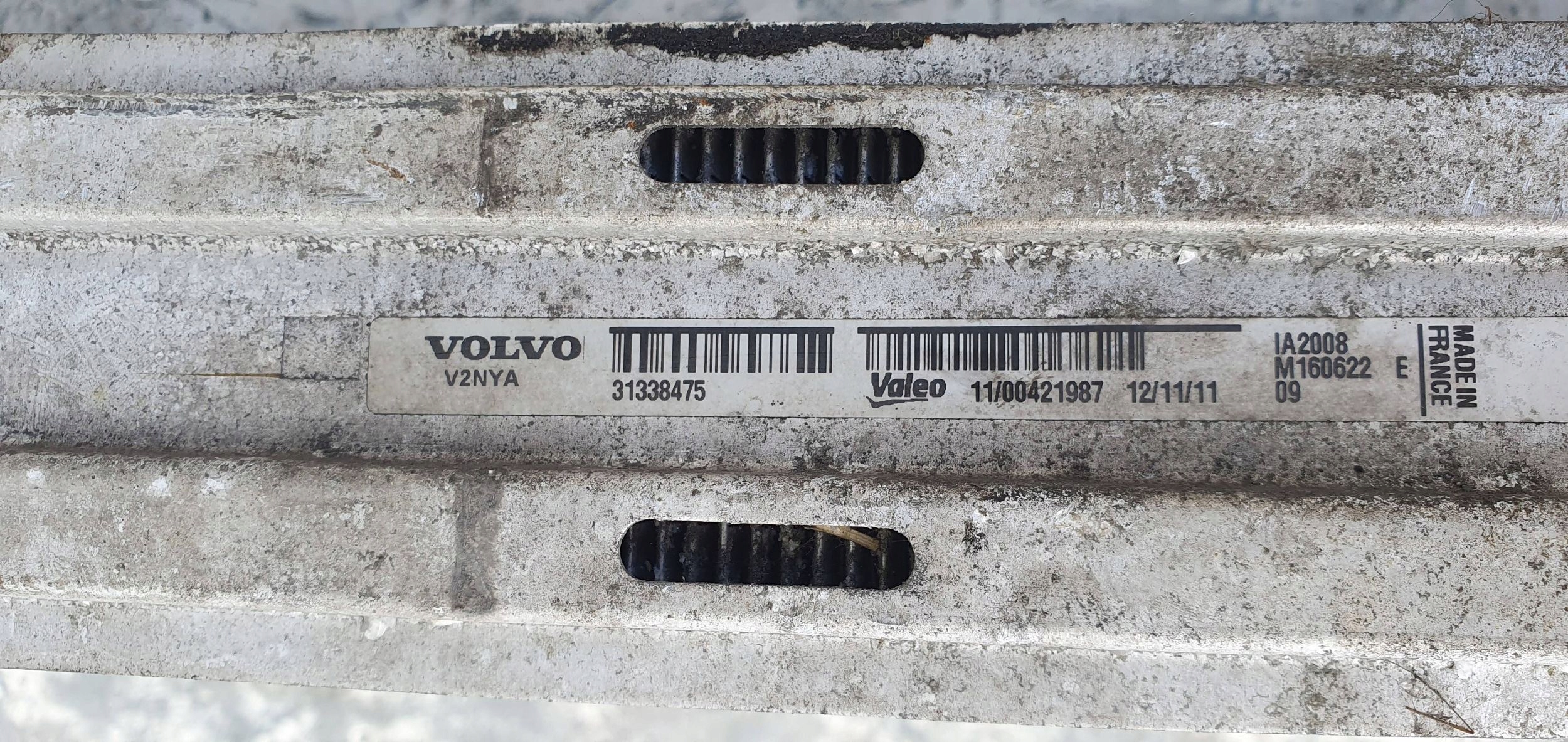 Volvo XC60 2.4d 31338475 CHLADIC VZDUCHU INTERCOOLER