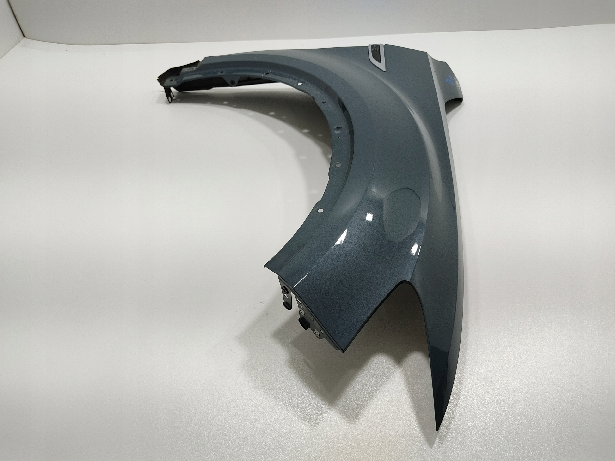 PRAVY PREDNY BLATNIK VOLKSWAGEN T-ROC 2020-2024 LIFT