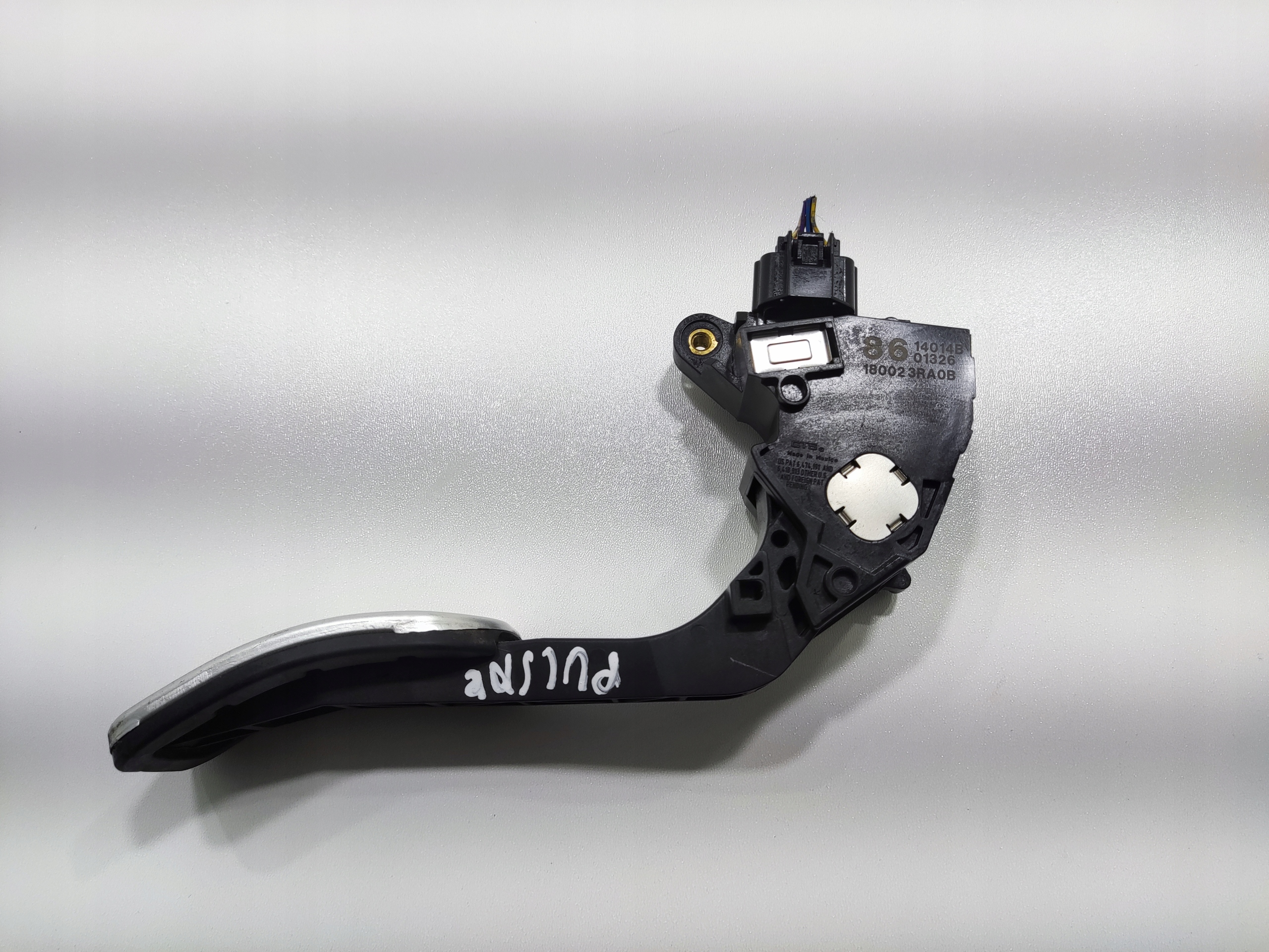 PLYNOVY PEDAL NISSAN PULSAR C13 1.5 DCI 180023RA0B 18002-3RA0B 2014-2018