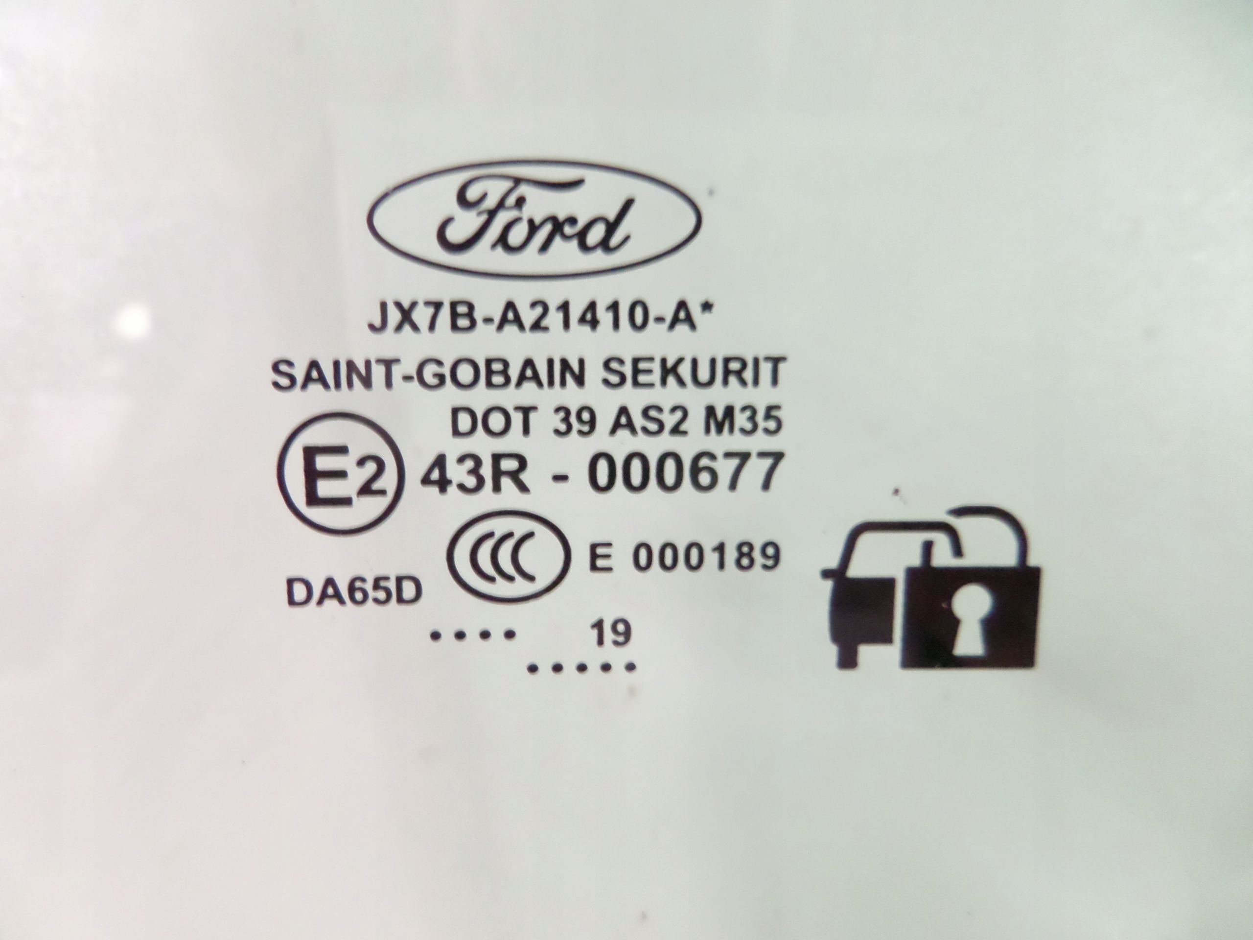 SKLO PRAVYCH PREDNYCH DVERI FORD FOCUS MK4 18-