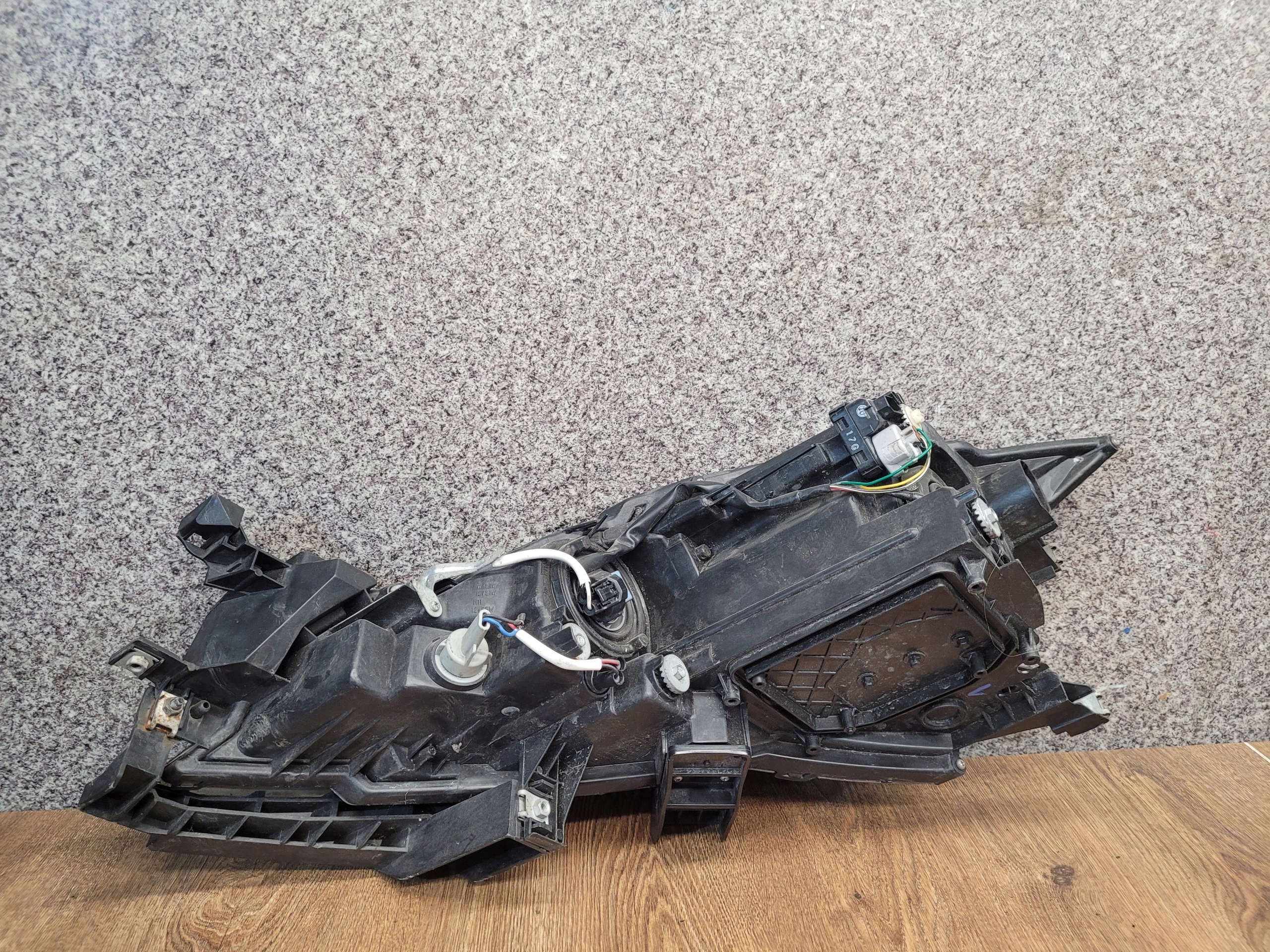 MAZDA 6 GH PRAVÉ PREDNÉ SVETLO