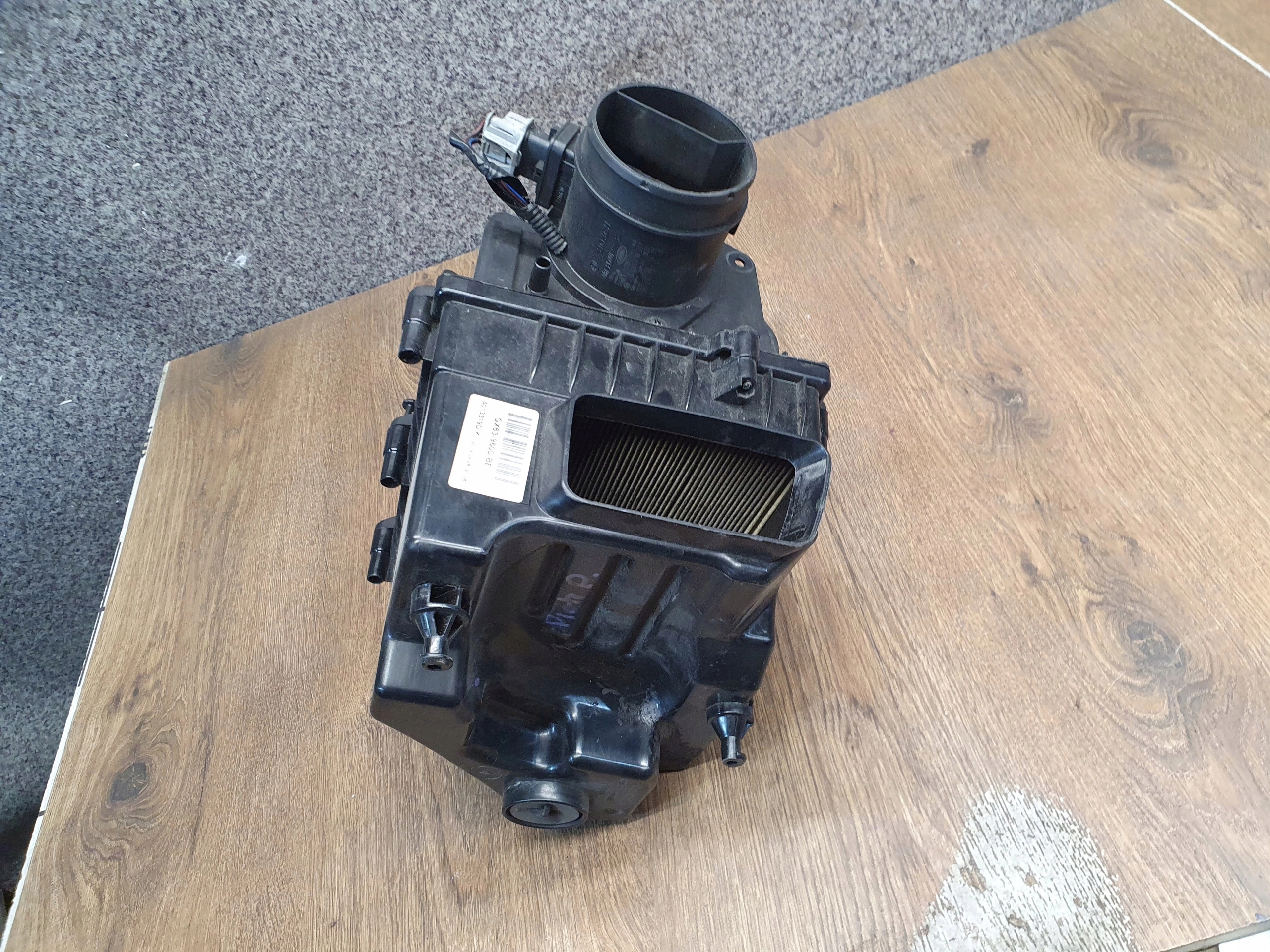 F PACE OBAL VZDUCHOVÉHO FILTERA GX73-9H736-CA