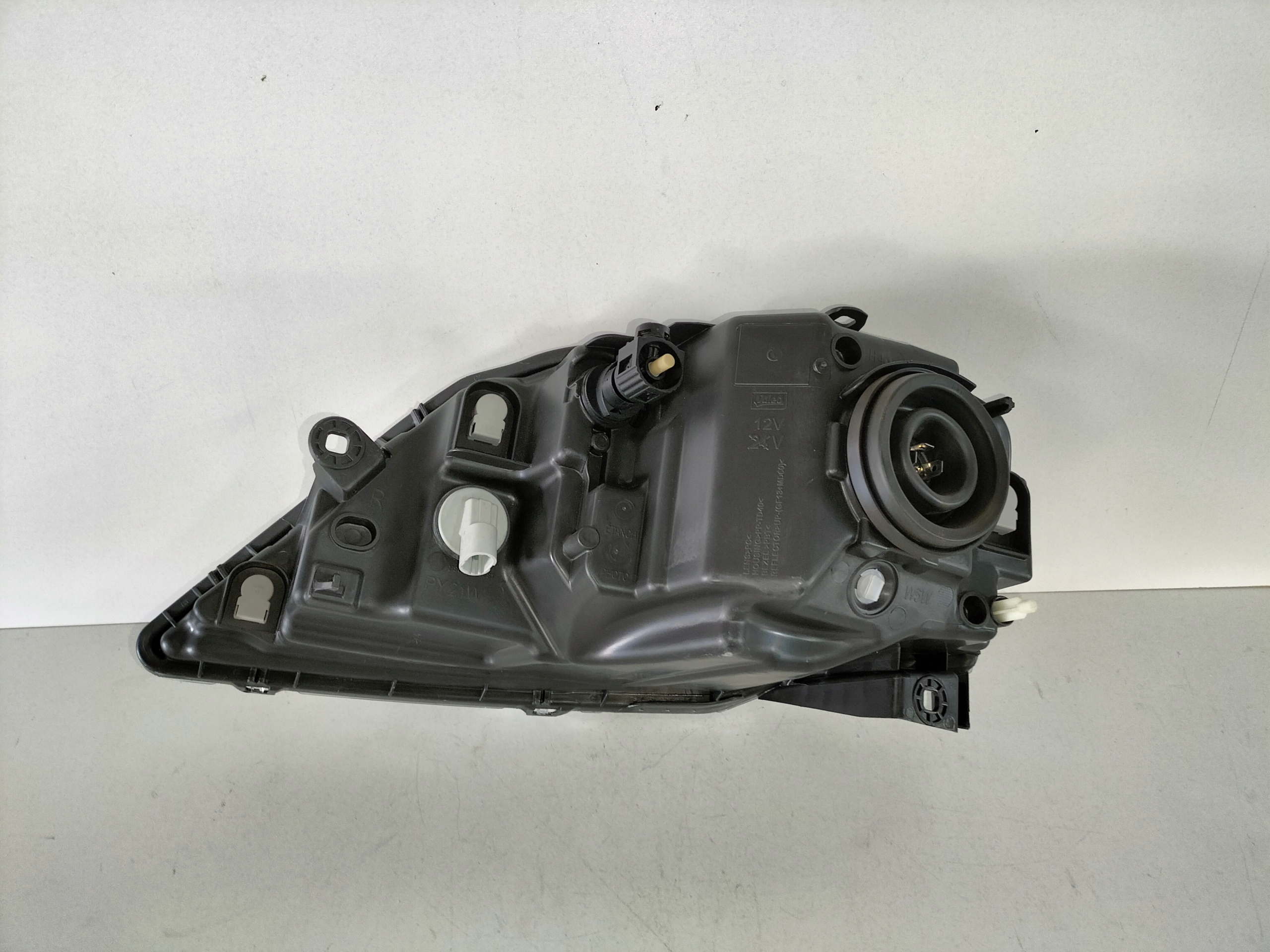 PRAVE PREDNE SVETLO DACIA LOGAN I LIFT 08-12