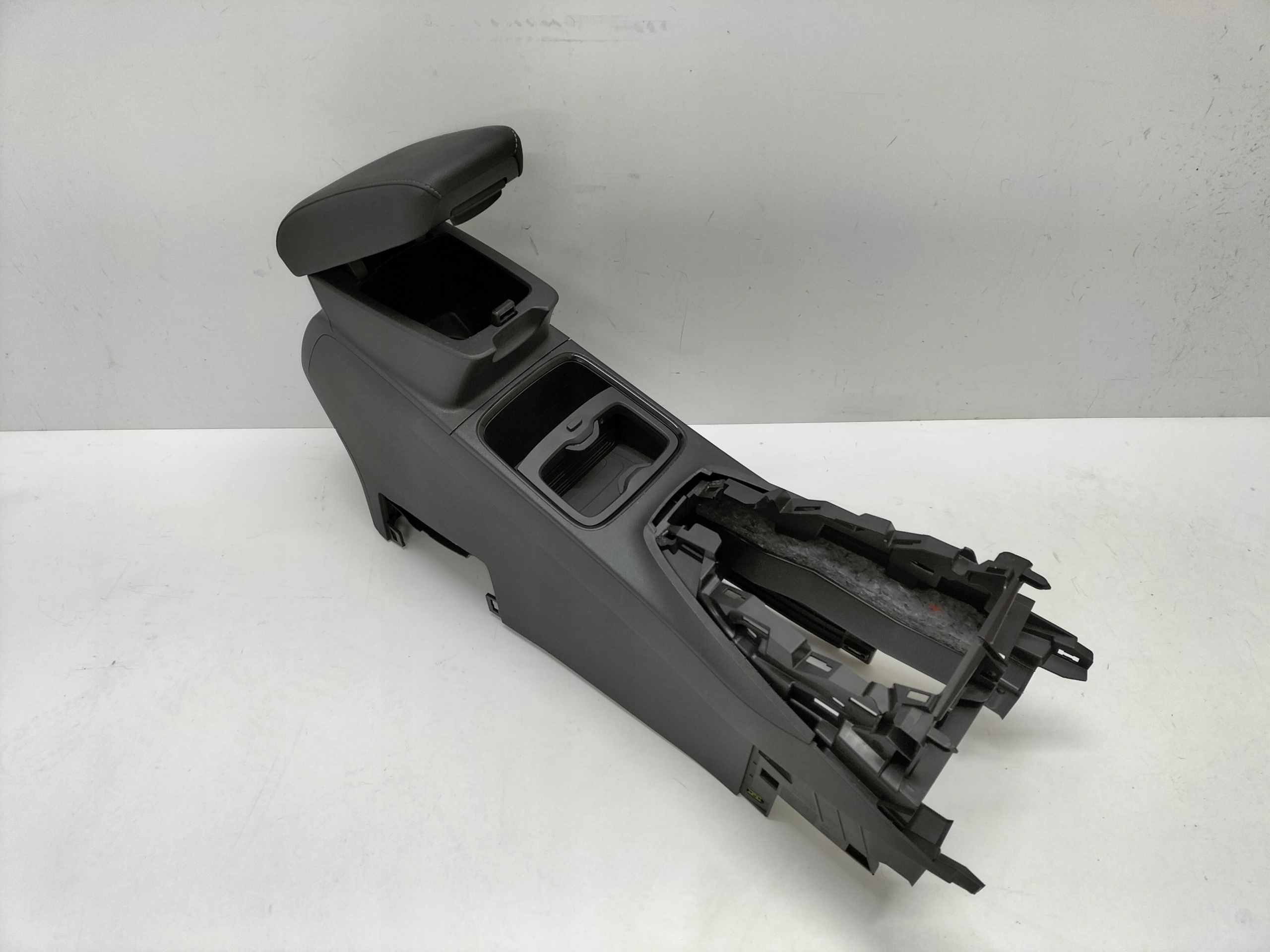 LAKŤOVÁ OPIERKA STREDOVY TUNEL OPEL GRANDLAND X 17-