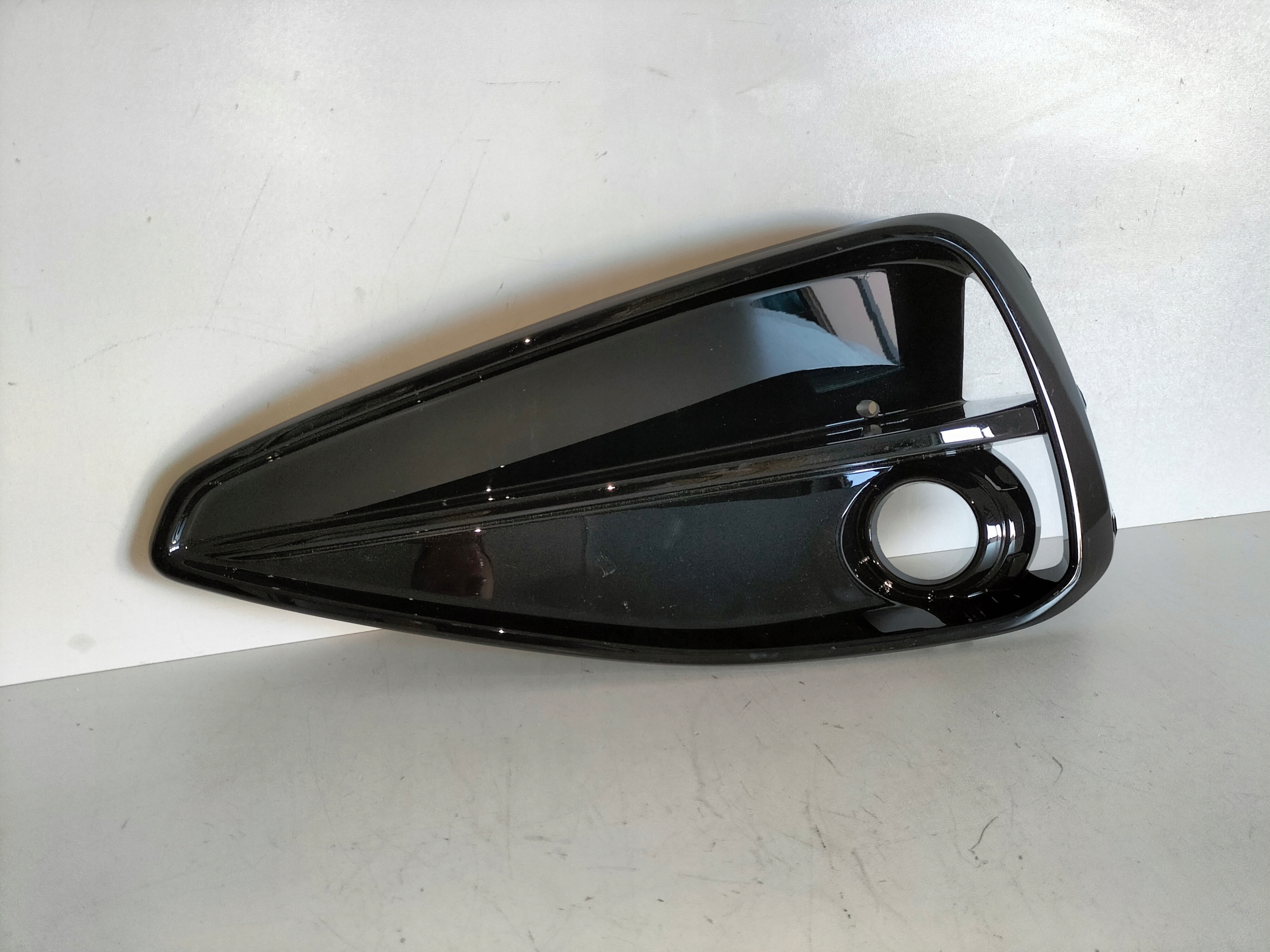 LIŠTA MRIEŽKA PREDNÉHO NÁRAZNÍKA LAVA HYUNDAI I30 III LIFT 24-