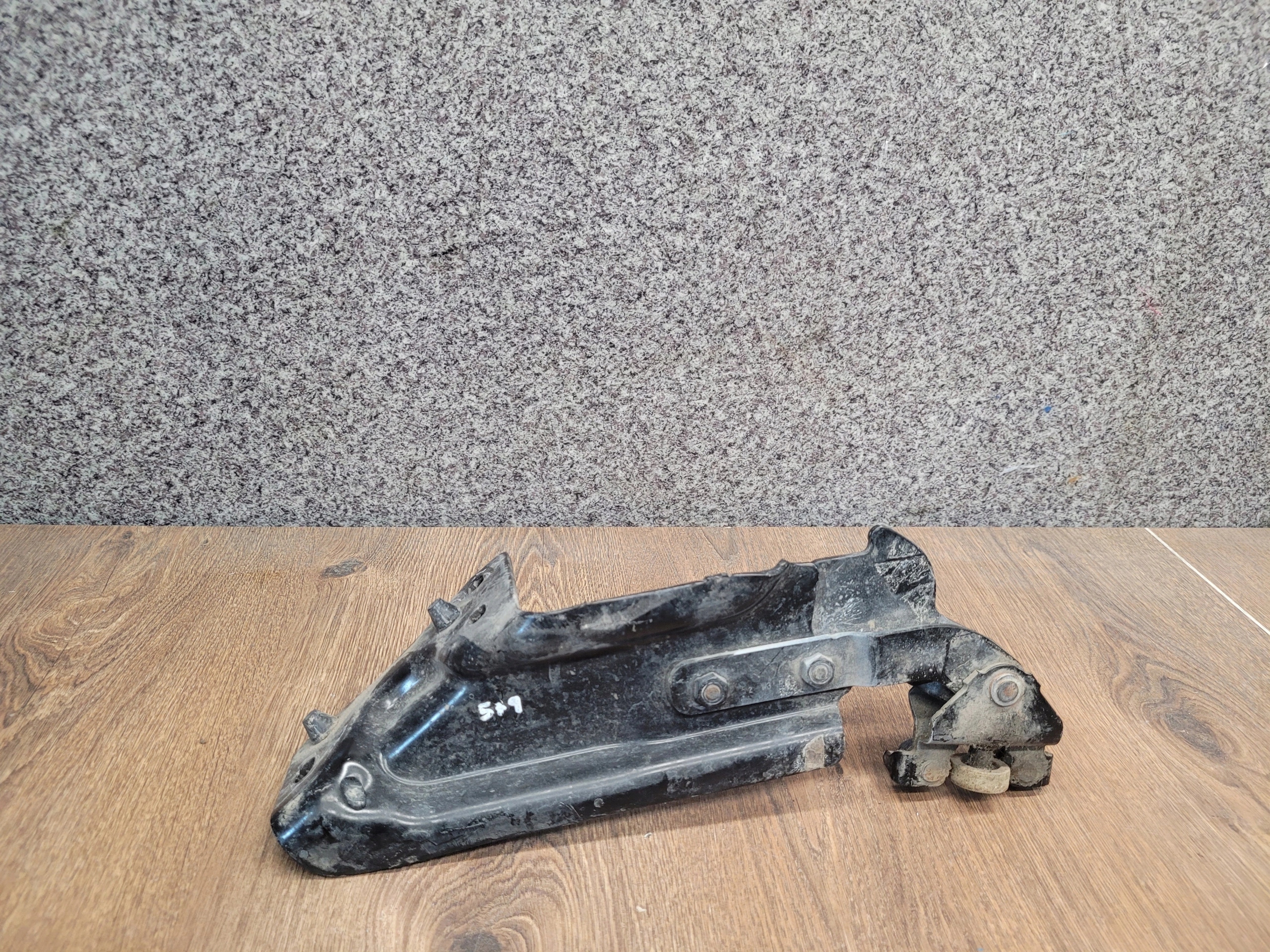 FORD TOURNEO CONNECT MK2 VODIACA LIŠTA PRAVÝCH POSUVNÝCH DVERÍ DT11-V25000-AB