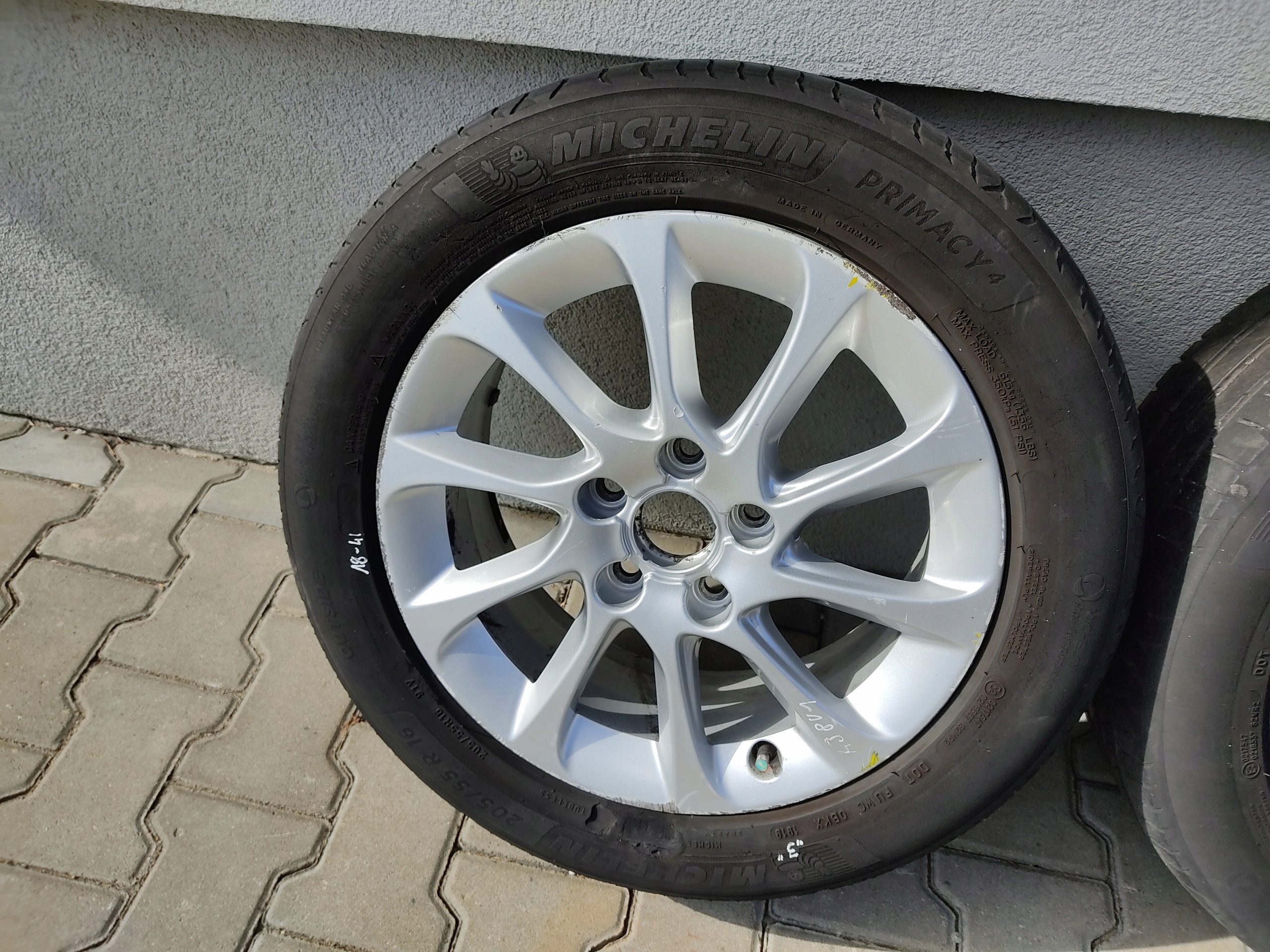 KOLESA LETNE PNEUMATIKY HLINIKOVE DISKY 16 AUDI A3 8V 5×112 6.5J 8V0601025BM