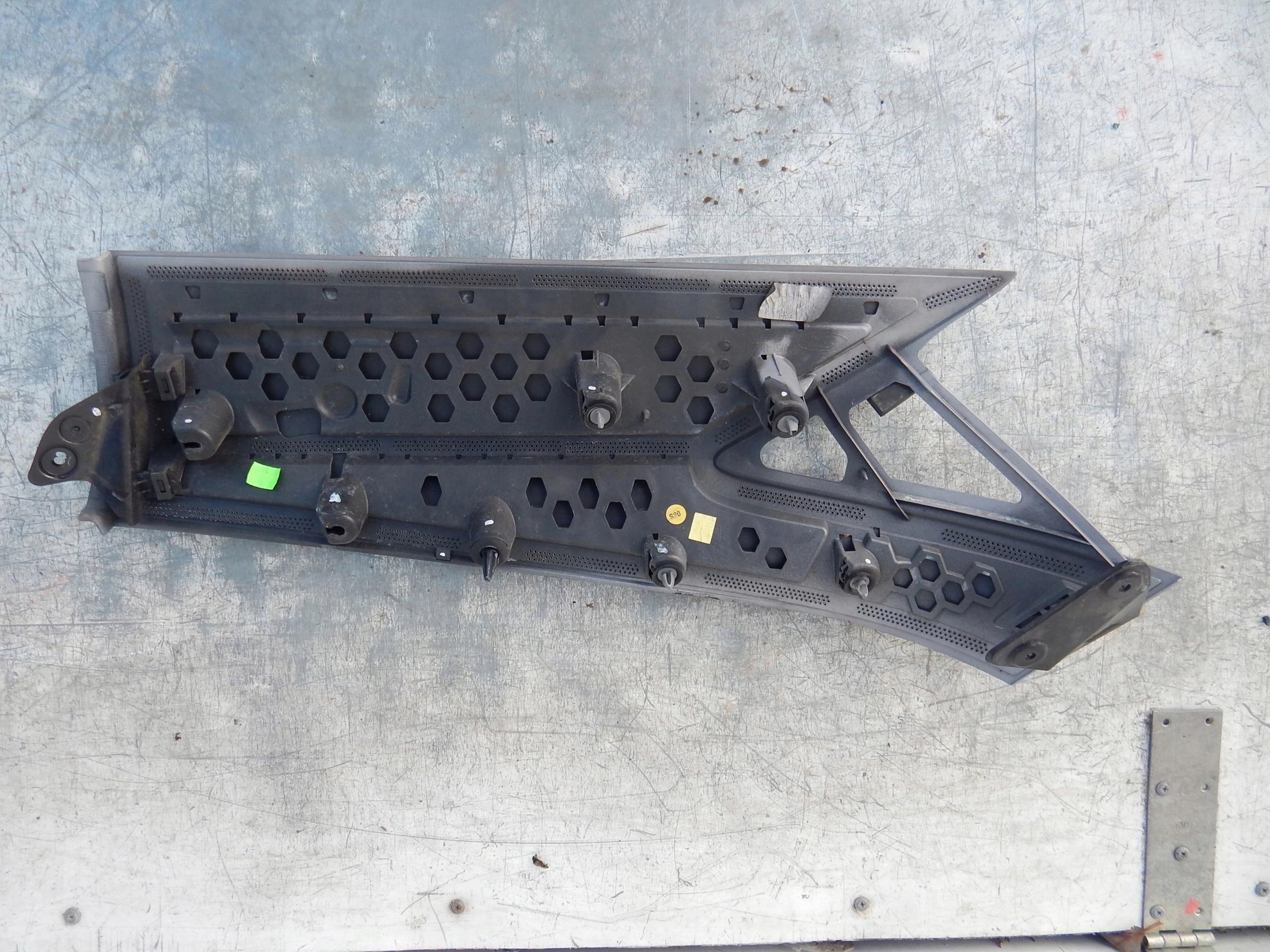 ford c max grand mk2 ĽAVÝ ZADNÝ BLATNÍK