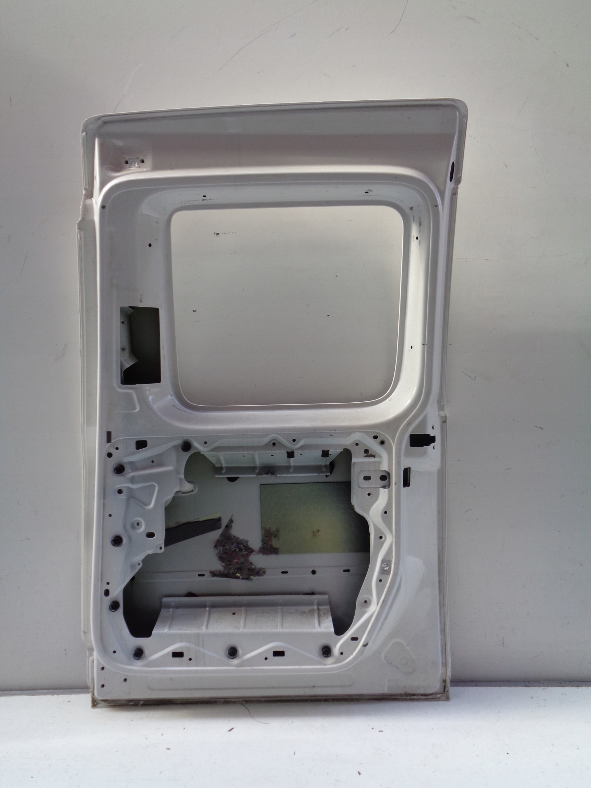 PRAVE ZADNE DVERE POSUVNE VW CADDY 2K 03- LONG
