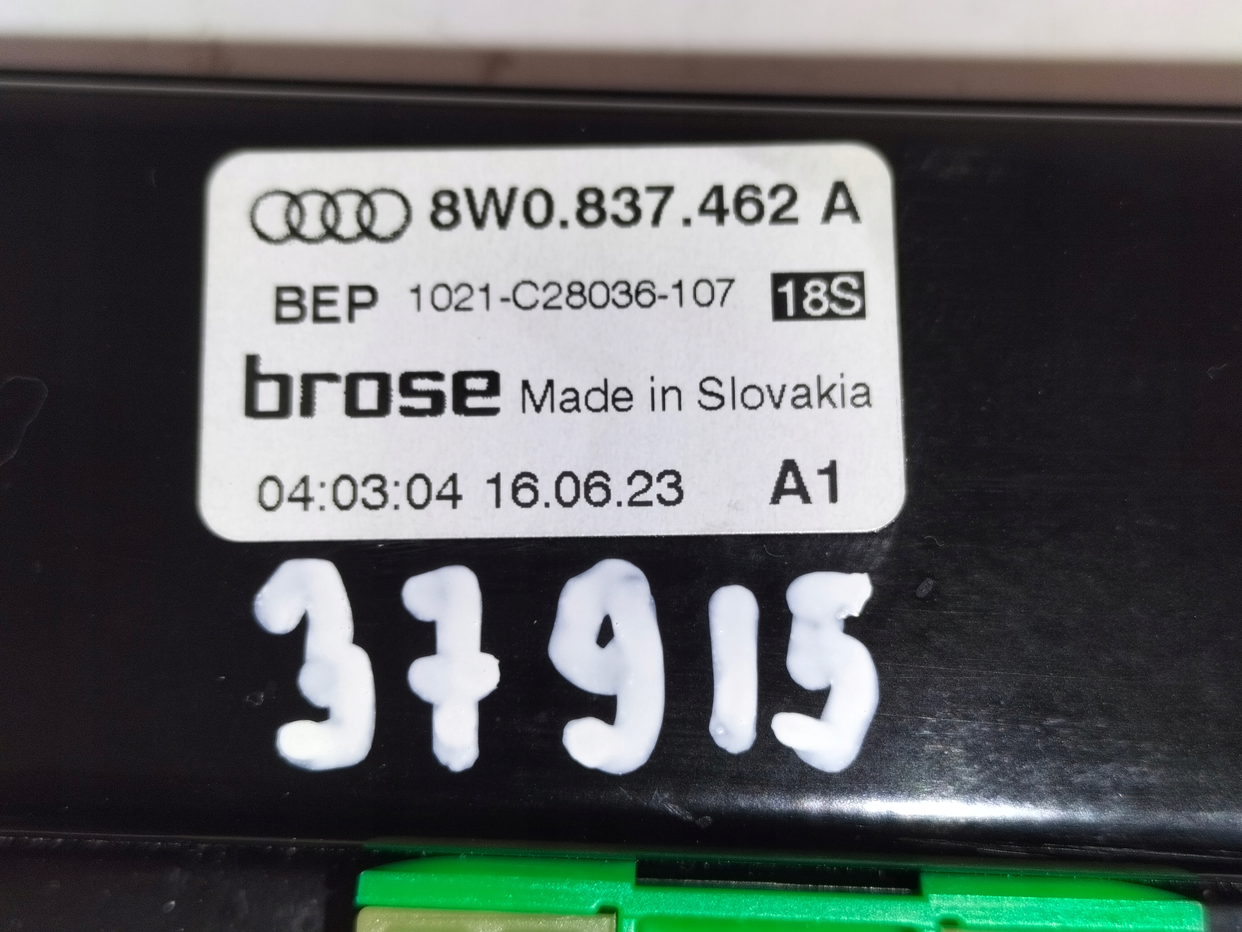 STAHOVANIE OKNA PRAVYCH PREDNYCH DVERI AUDI A4 B9 15-