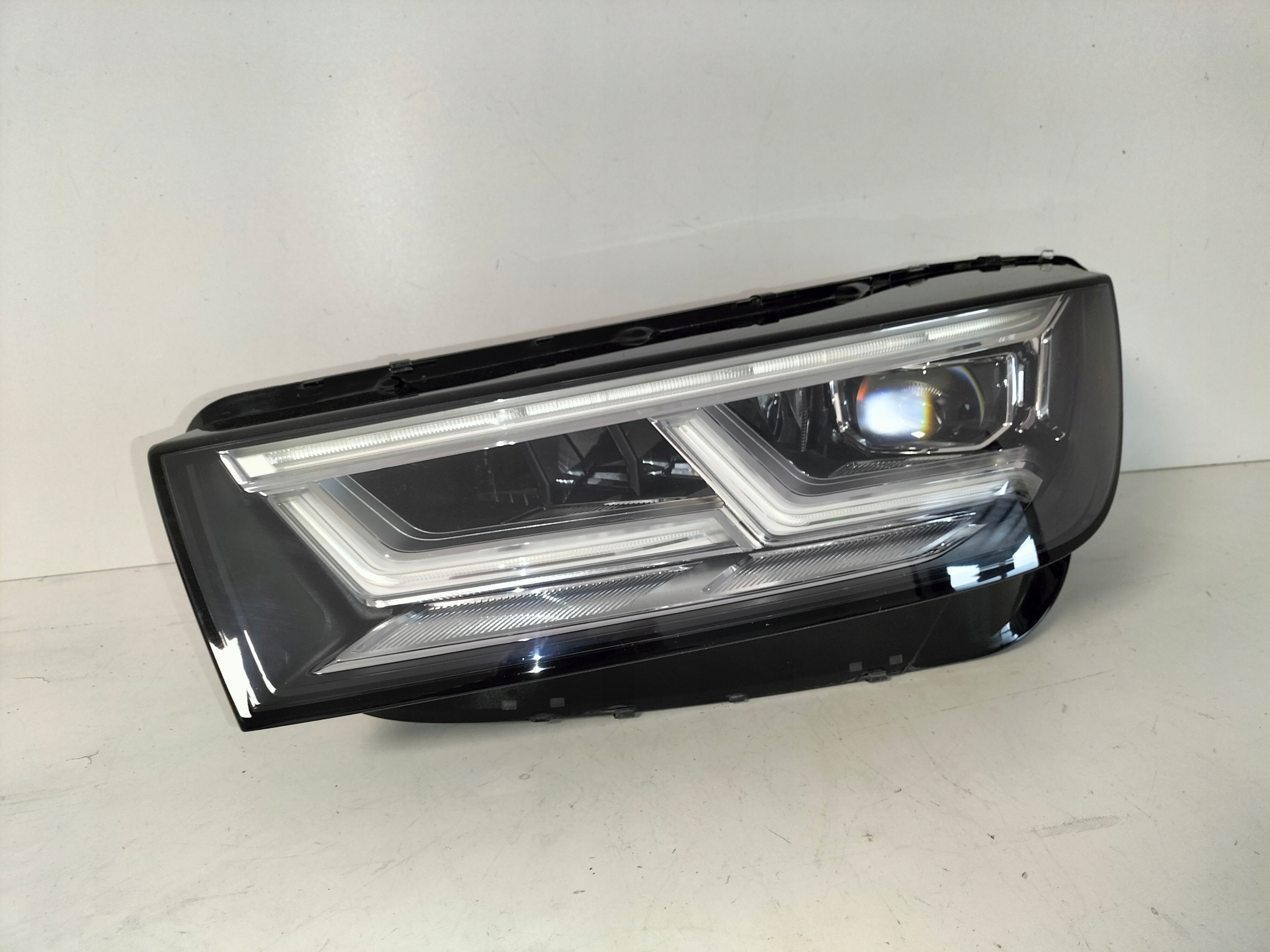LAVE PREDNE SVETLO AUDI Q5 SQ5 II 80A 16-20 FULL LED MATRIX