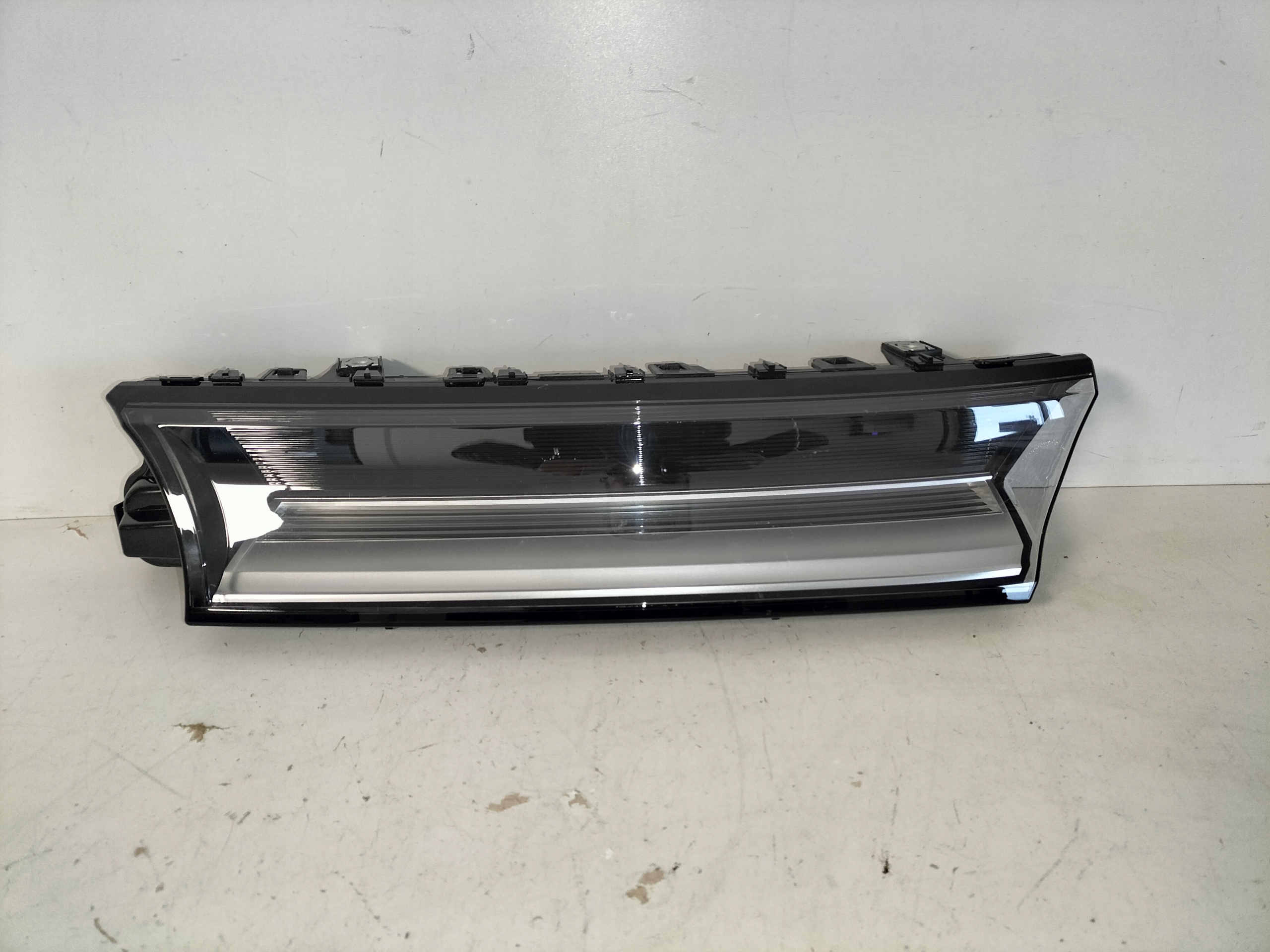 HMLOVKA SVETLO LED DRL PREDNÝ LAVA VW T7 MULTIVAN 21-