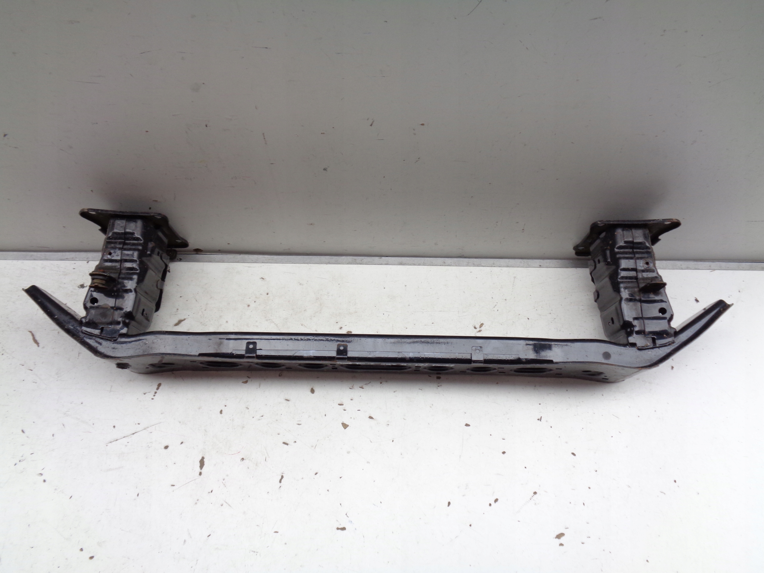 VYSTUHA PREDNEHO NARAZNIKA FORD FOCUS MK3 14- LIFT