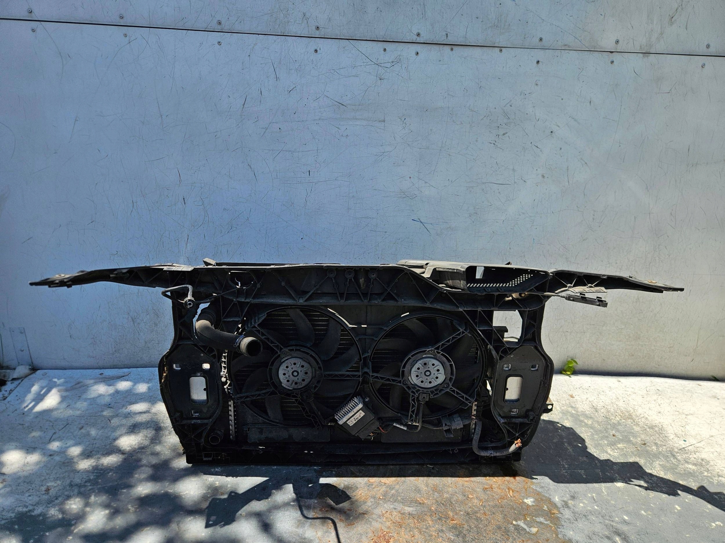 Audi Q5 2.0 TDI 8R0805594B PREDNE CELO