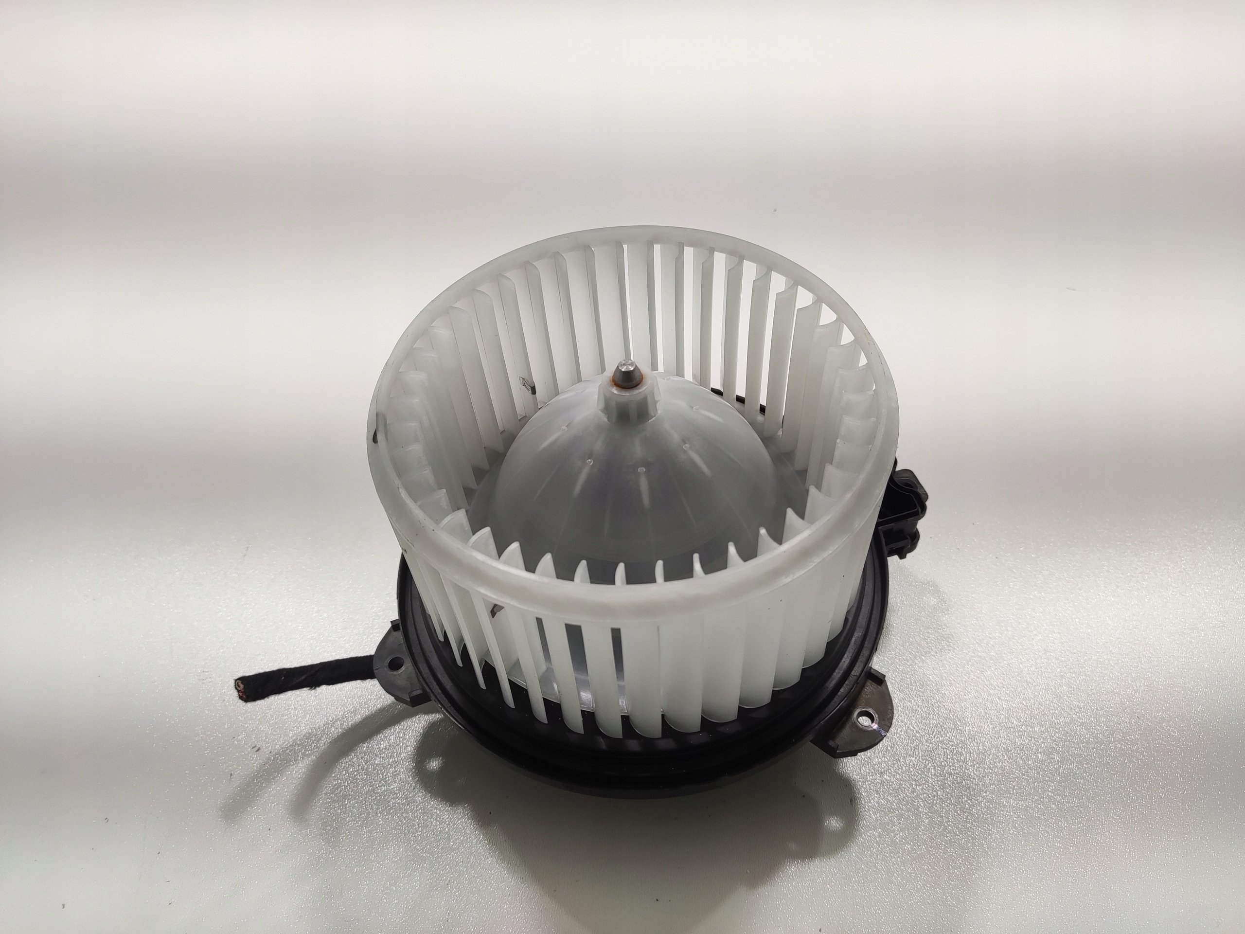 VENTILÁTOR MOTORČEK KÚRENIA BYD SEAL 2024-2025 143932