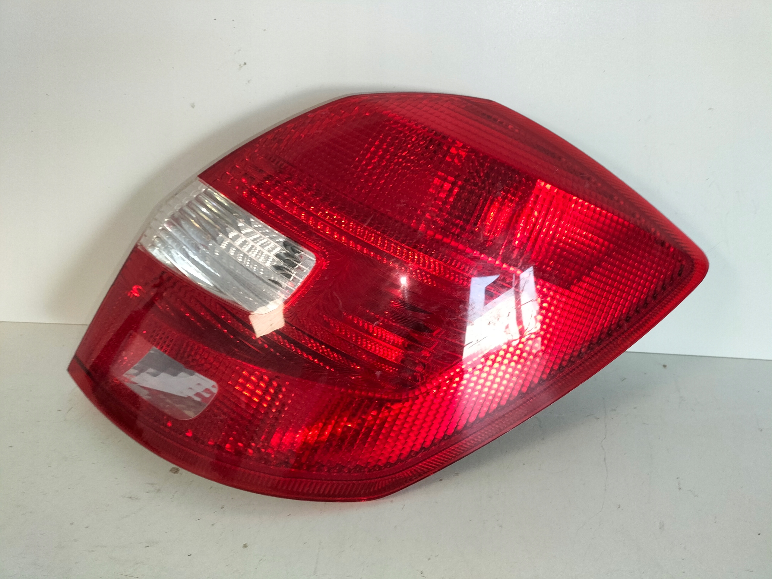 PRAVE ZADNE SVETLO SKODA FABIA II 07-14 HB KOMBI