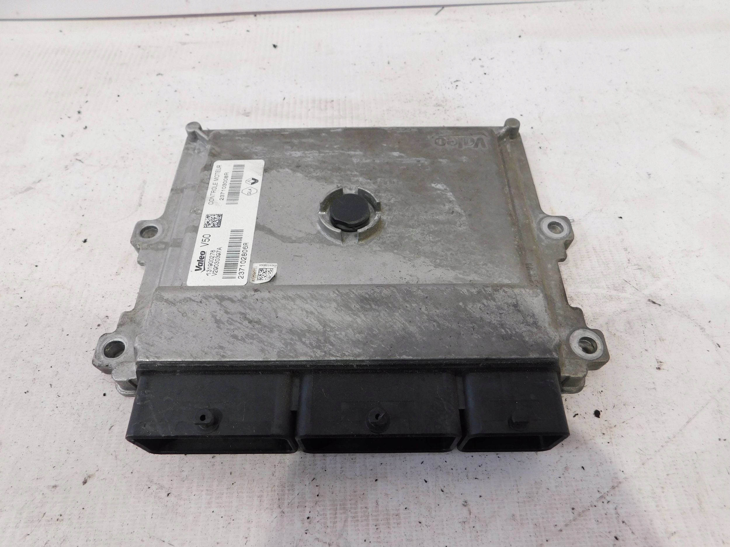 RIADIACA JEDNOTKA MOTORA 237102806R DACIA SANDERO II 0.9