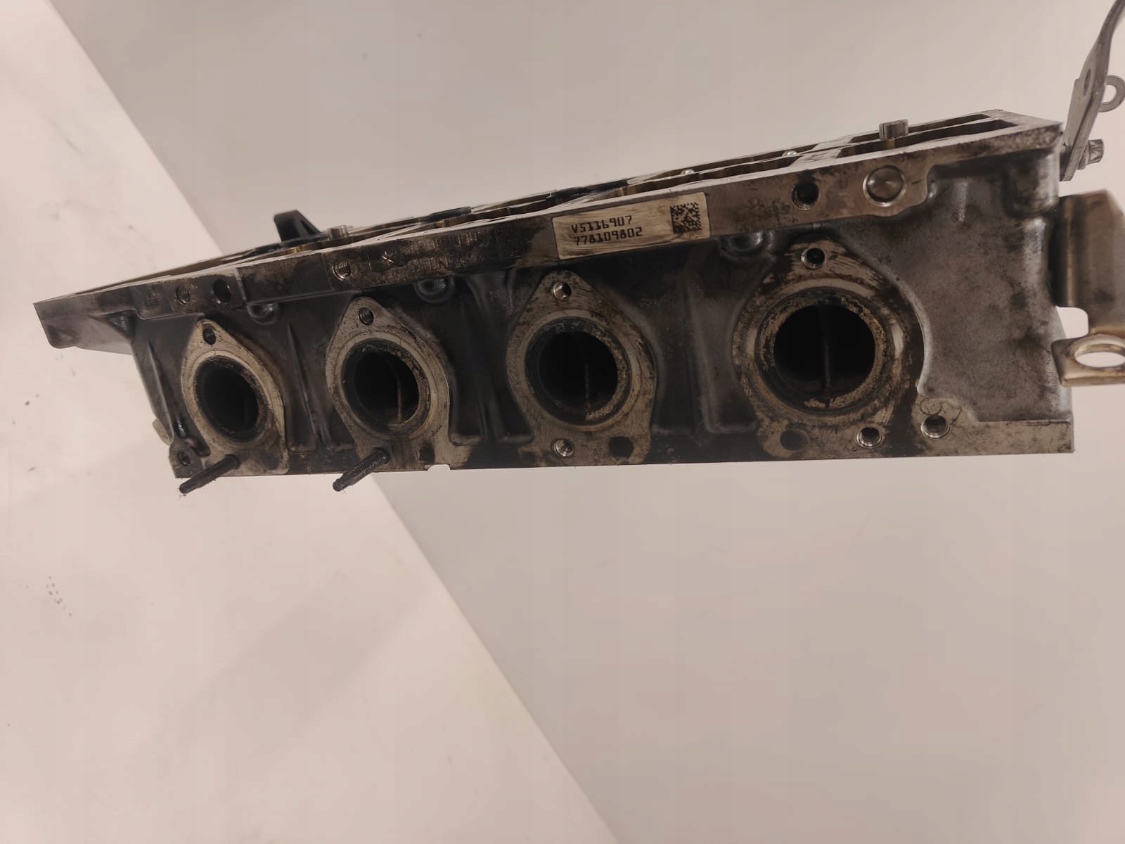 BMW n47 2.0 diesel HLAVA MOTORA VENTILY n47d20a e60 e90 e87 779767807