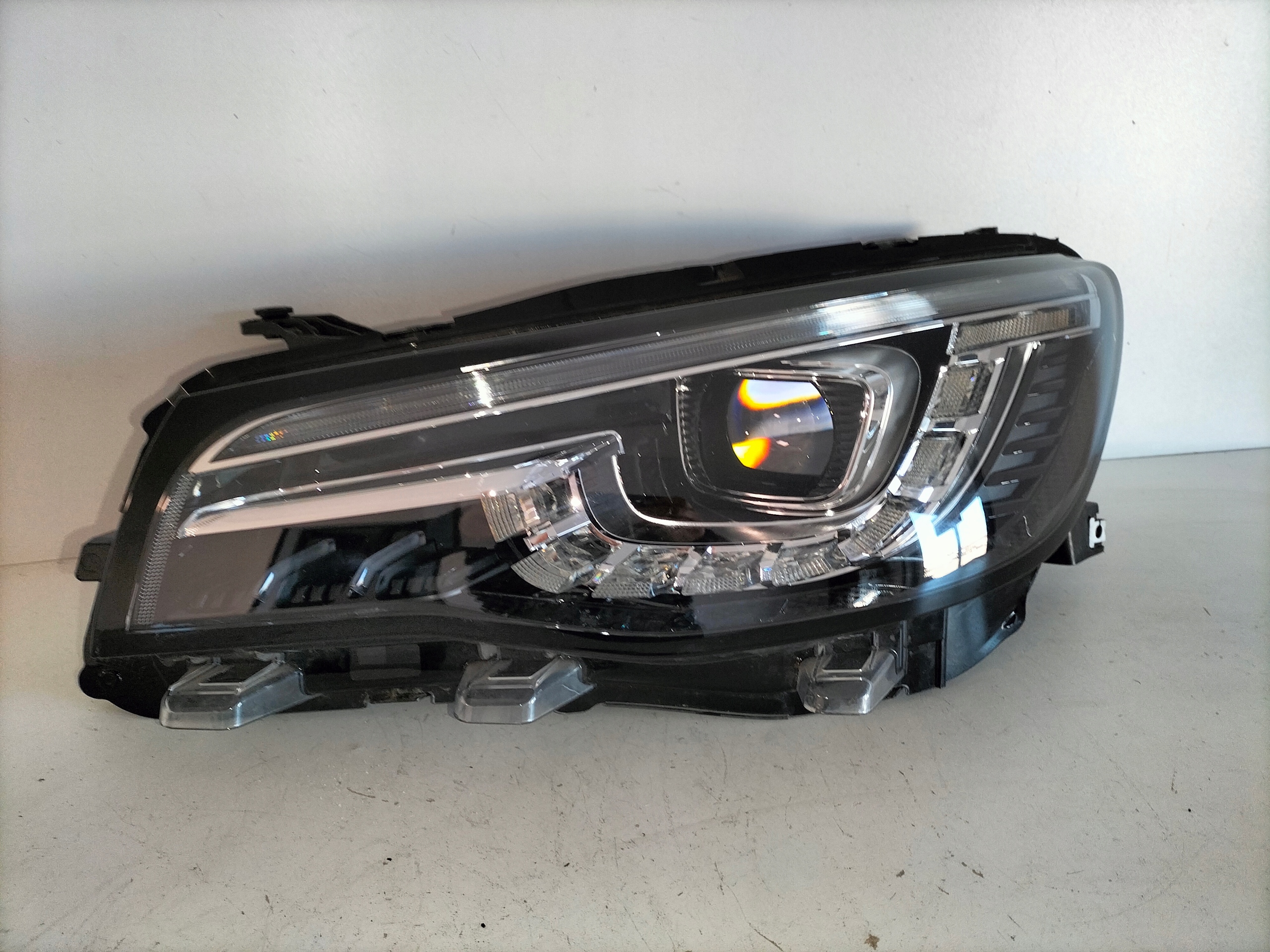 LAVE PREDNE SVETLO MG HS 18- FULL LED SAIC LIGHT TECHNOLOGY